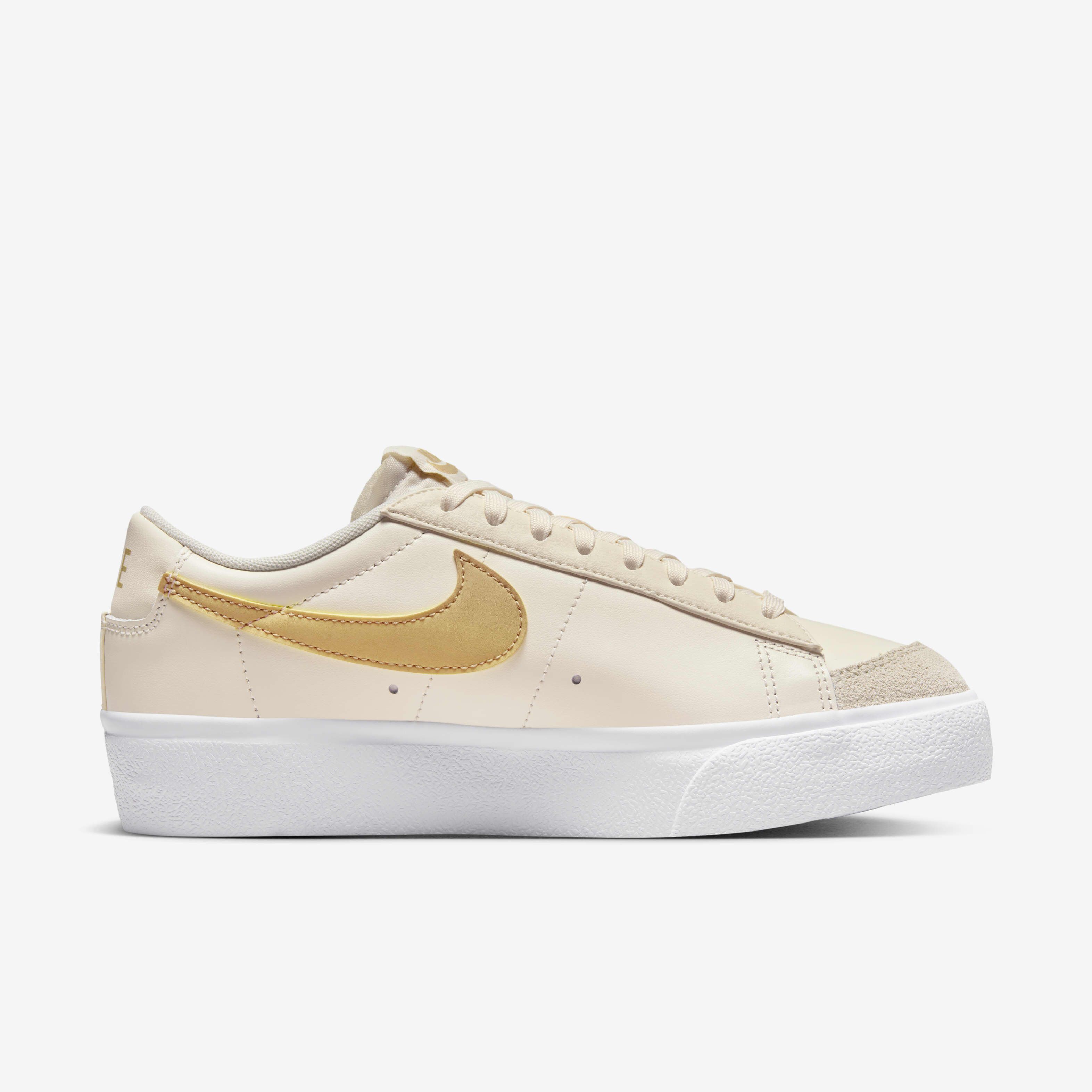 Buy Nike Blazer Low Platform Women s Shoes Nike Saudi Official
