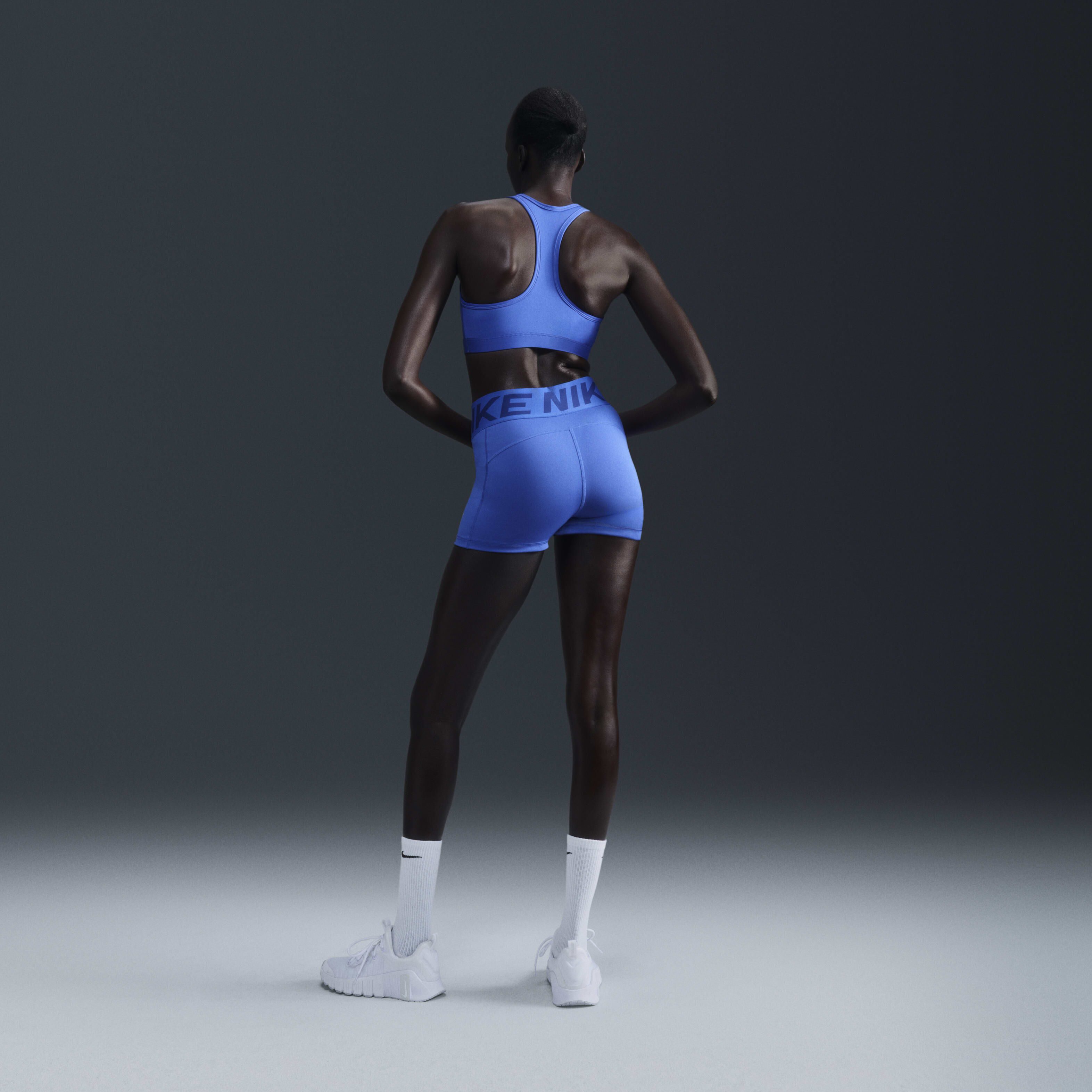 Nike Swoosh Medium-Support image number 4