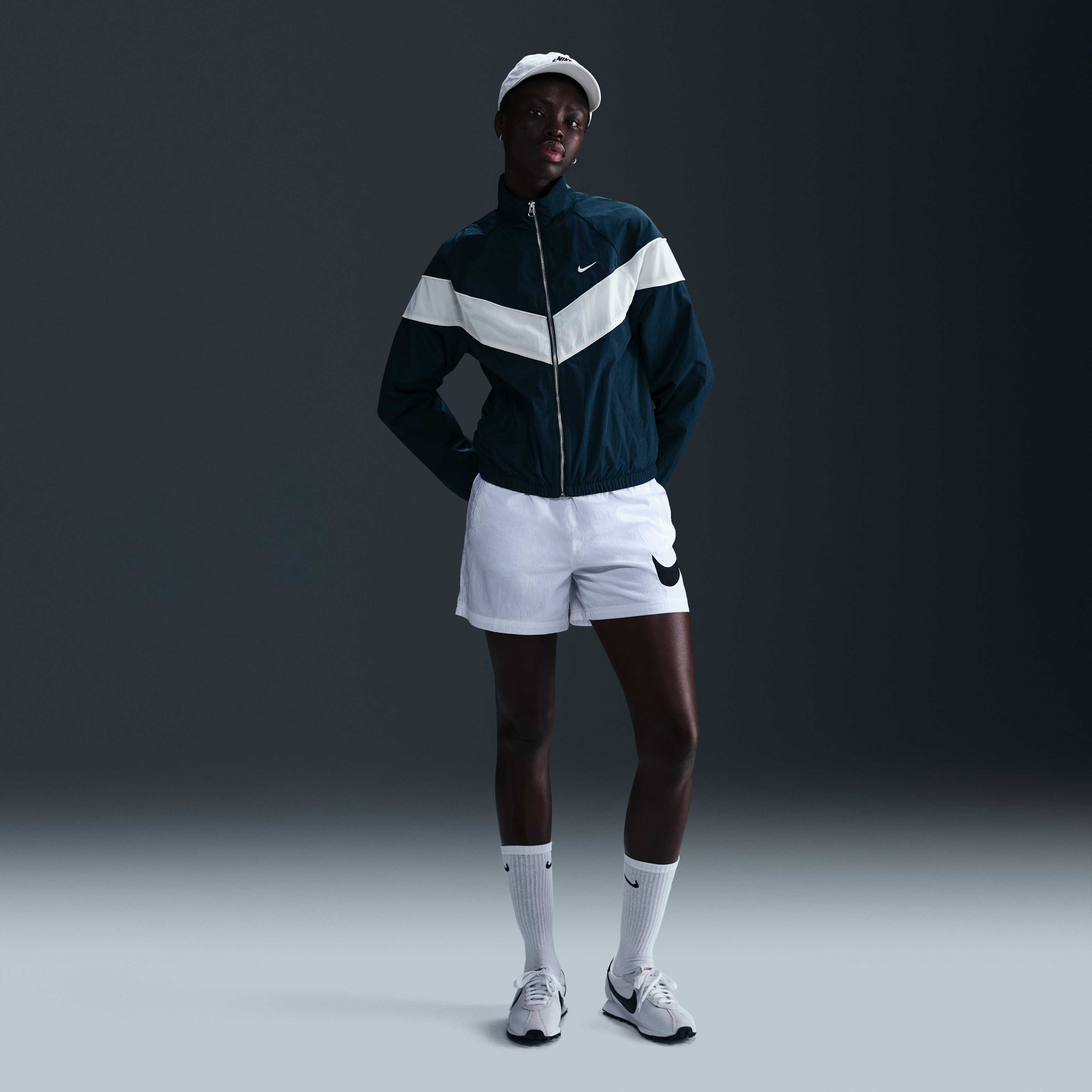 Nike Windrunner image number 3