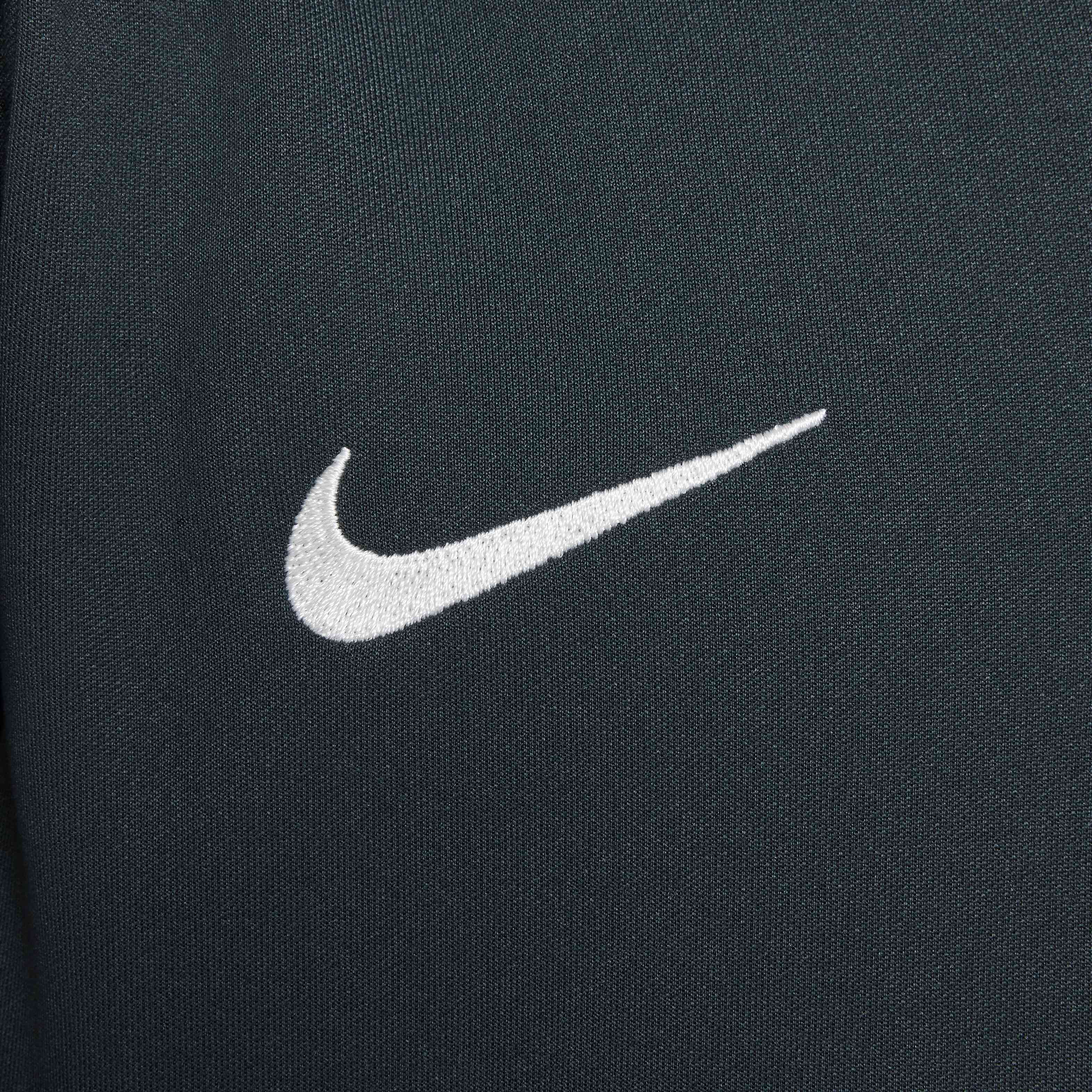 Chelsea F.C. Academy Pro image number 4