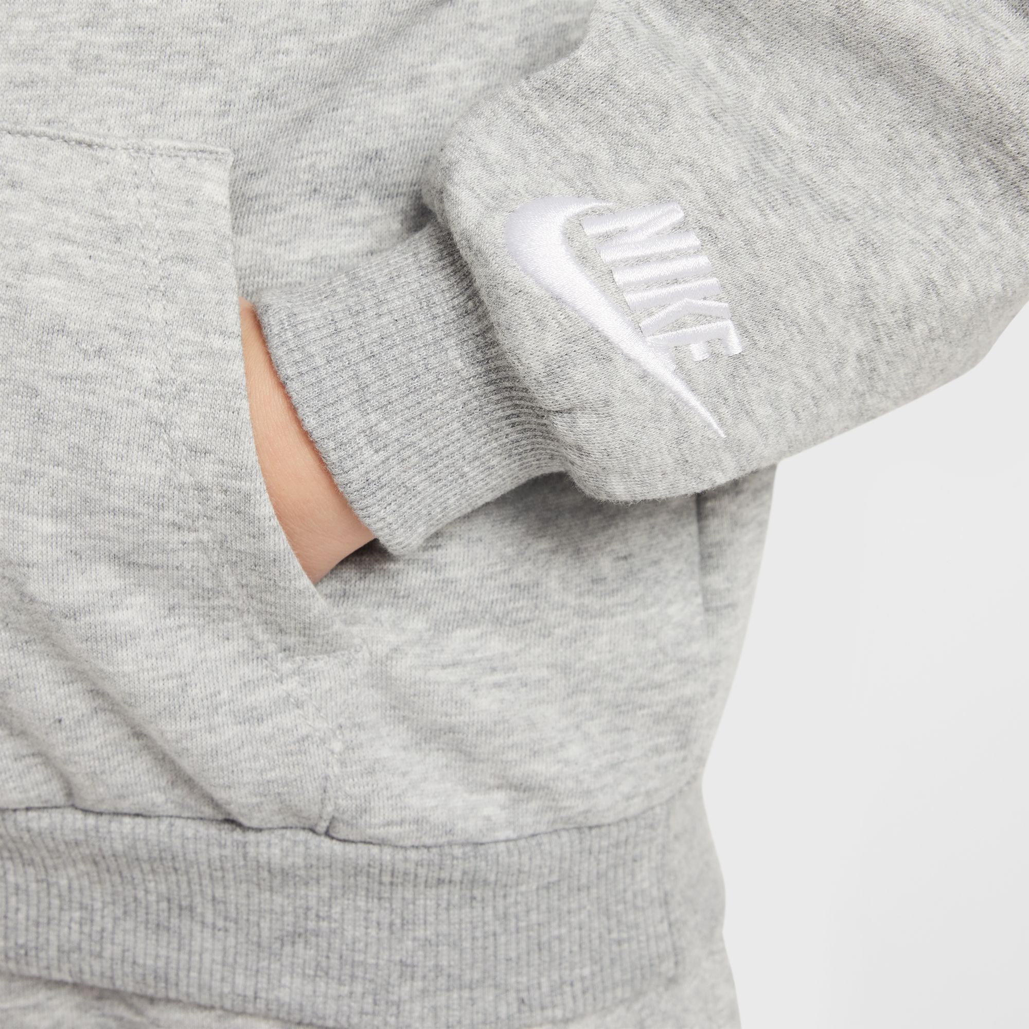 Nike Sportswear Club image number 4