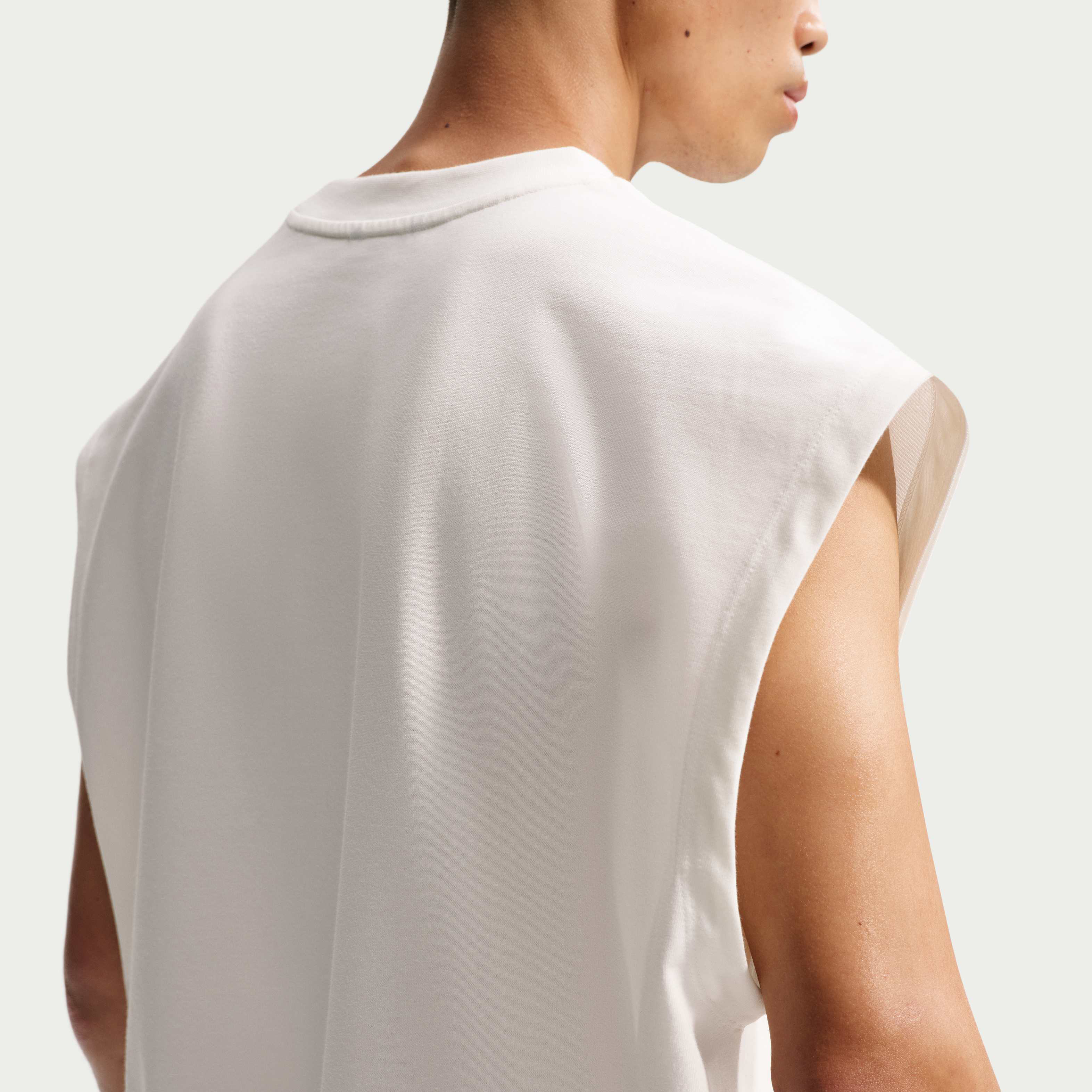 Nike Standard Issue image number 1