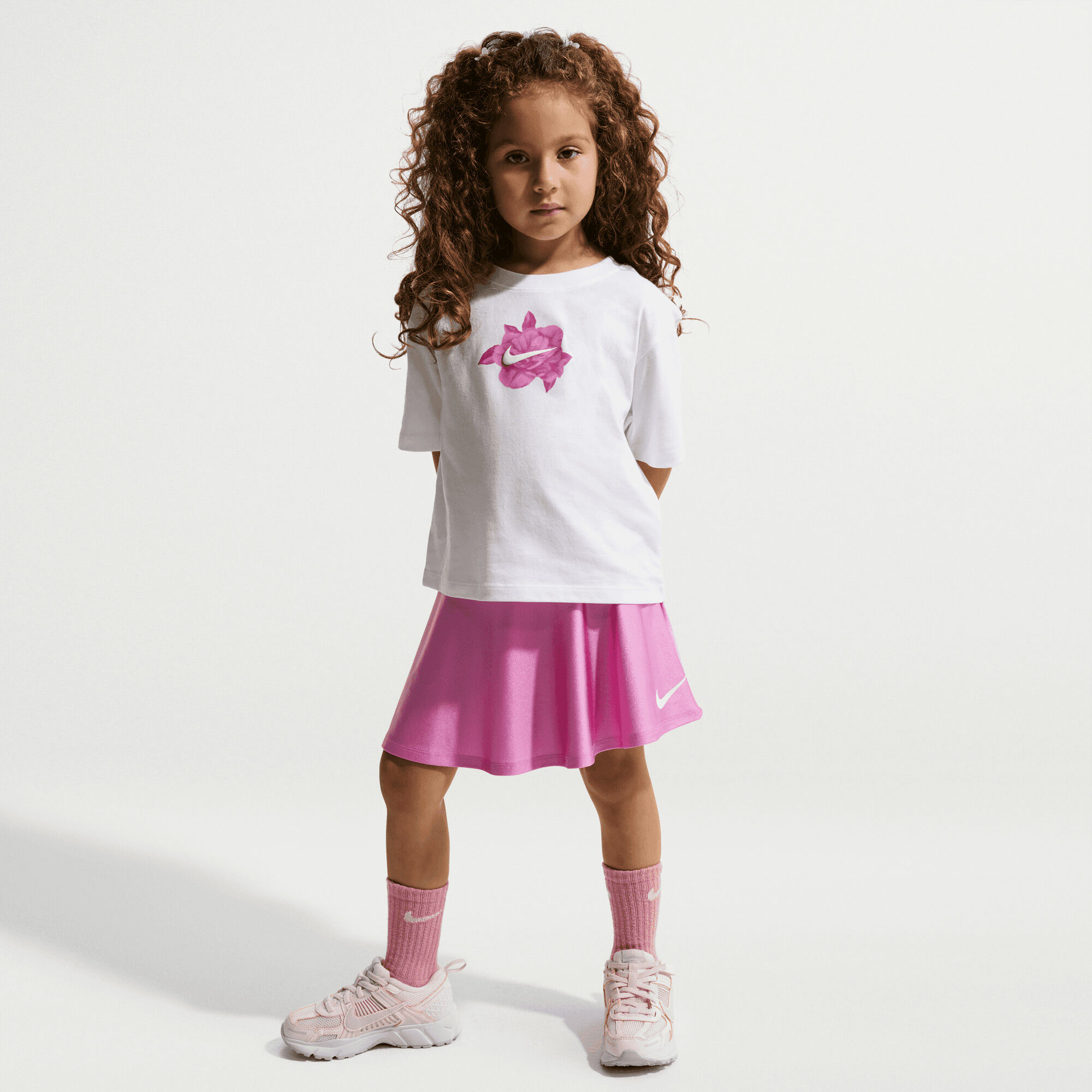 نايكي موف ويث نايتشر image number 1