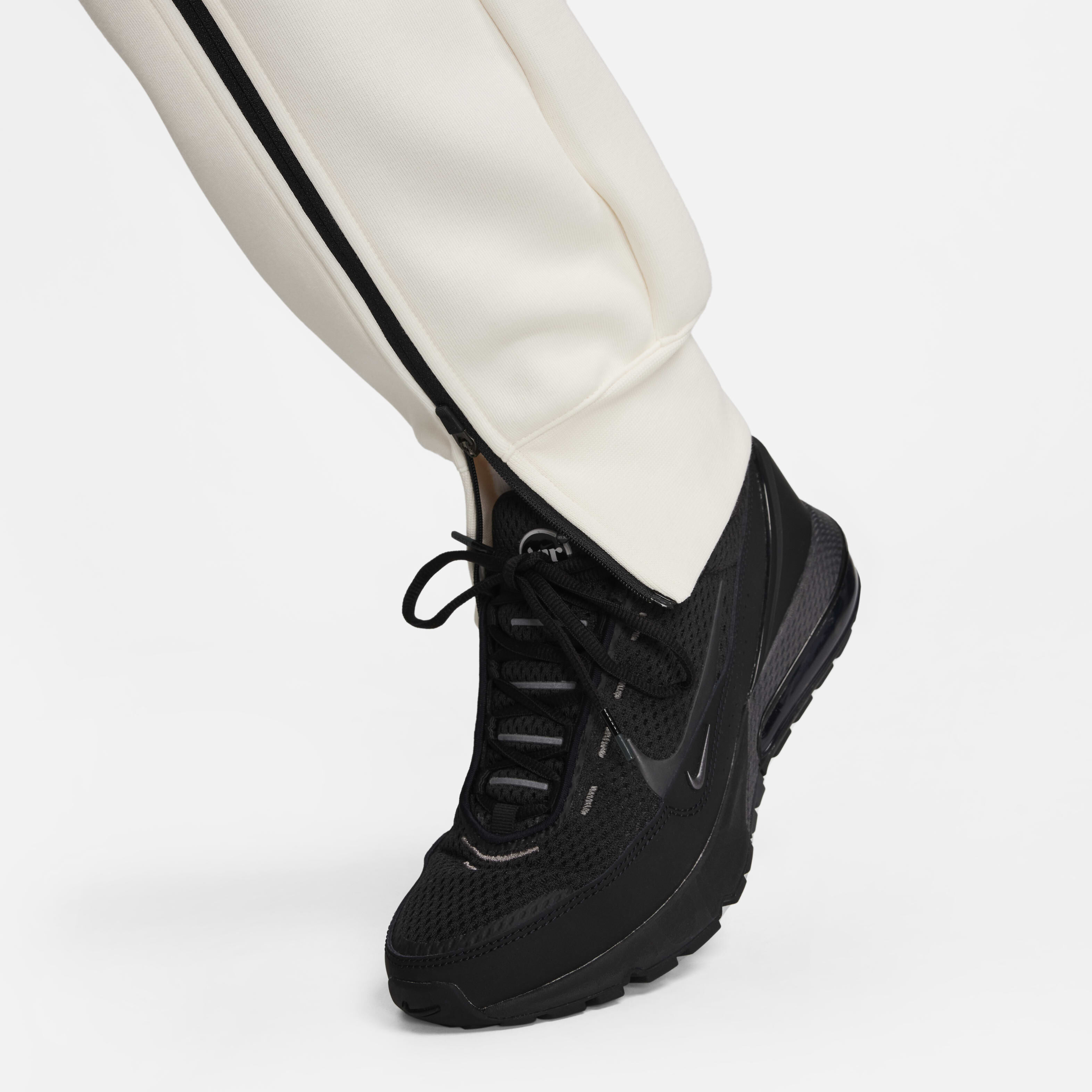 نايكي سبورتسوير تك فليس image number 3