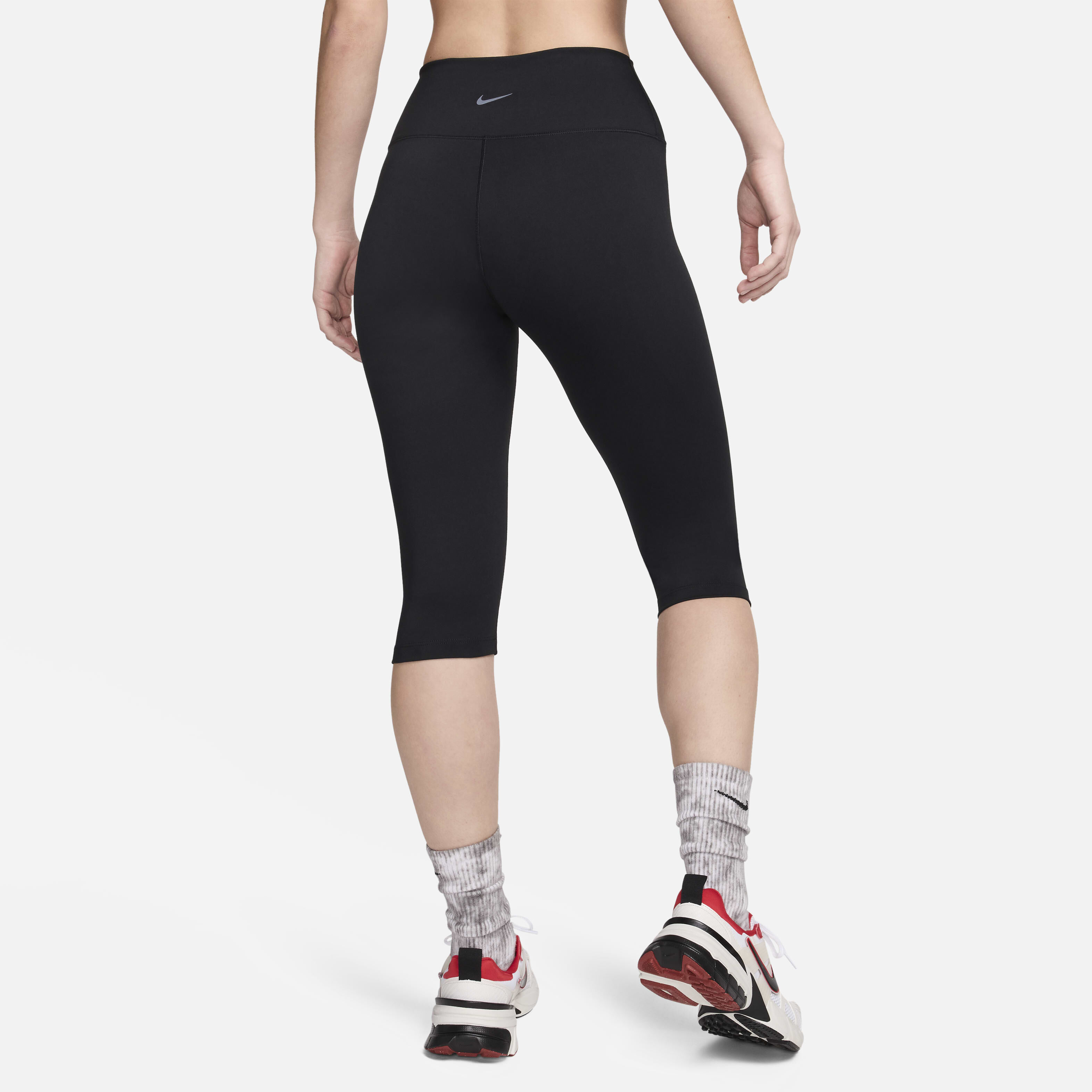 Nike legend tight fit capri 2025