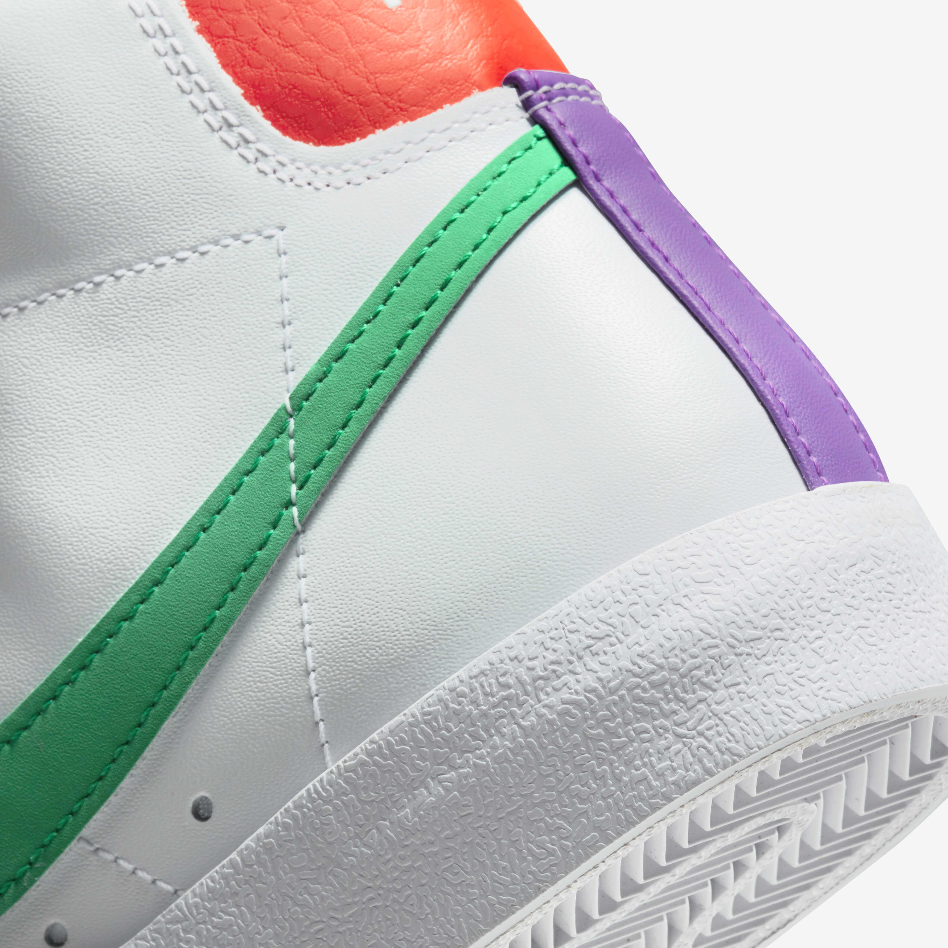【NIKE】Nike Blazer Mid '77 ★White/Pink★男女共用 Nike Kids Blazer Mid '77 