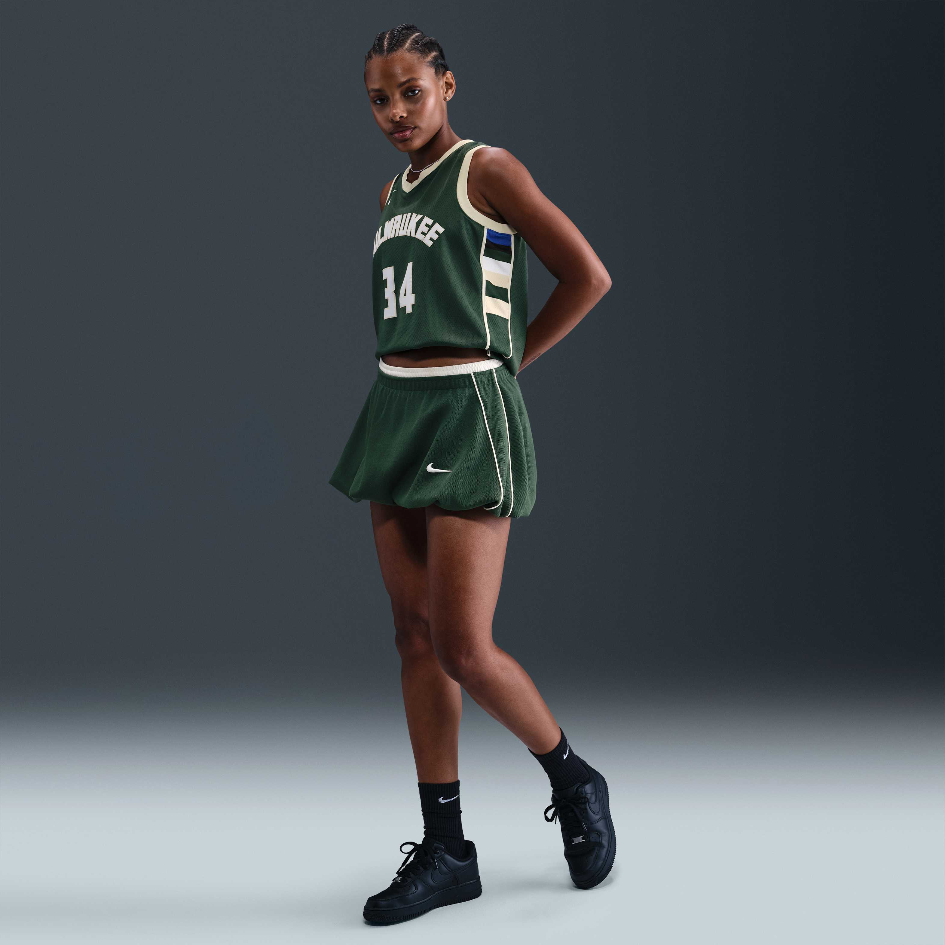 Milwaukee Bucks Icon Edition image number 5
