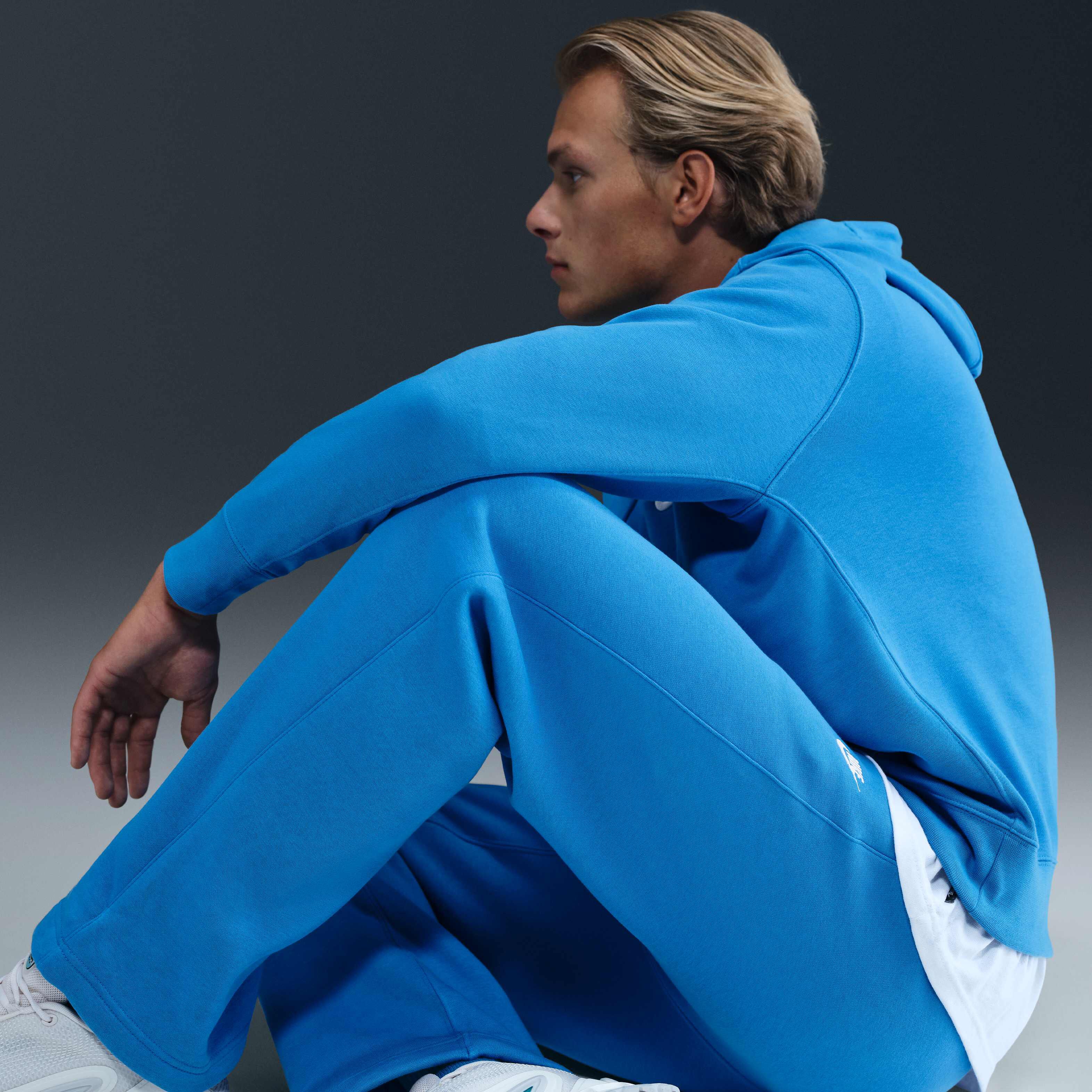 Nike Sportswear Club image number 4