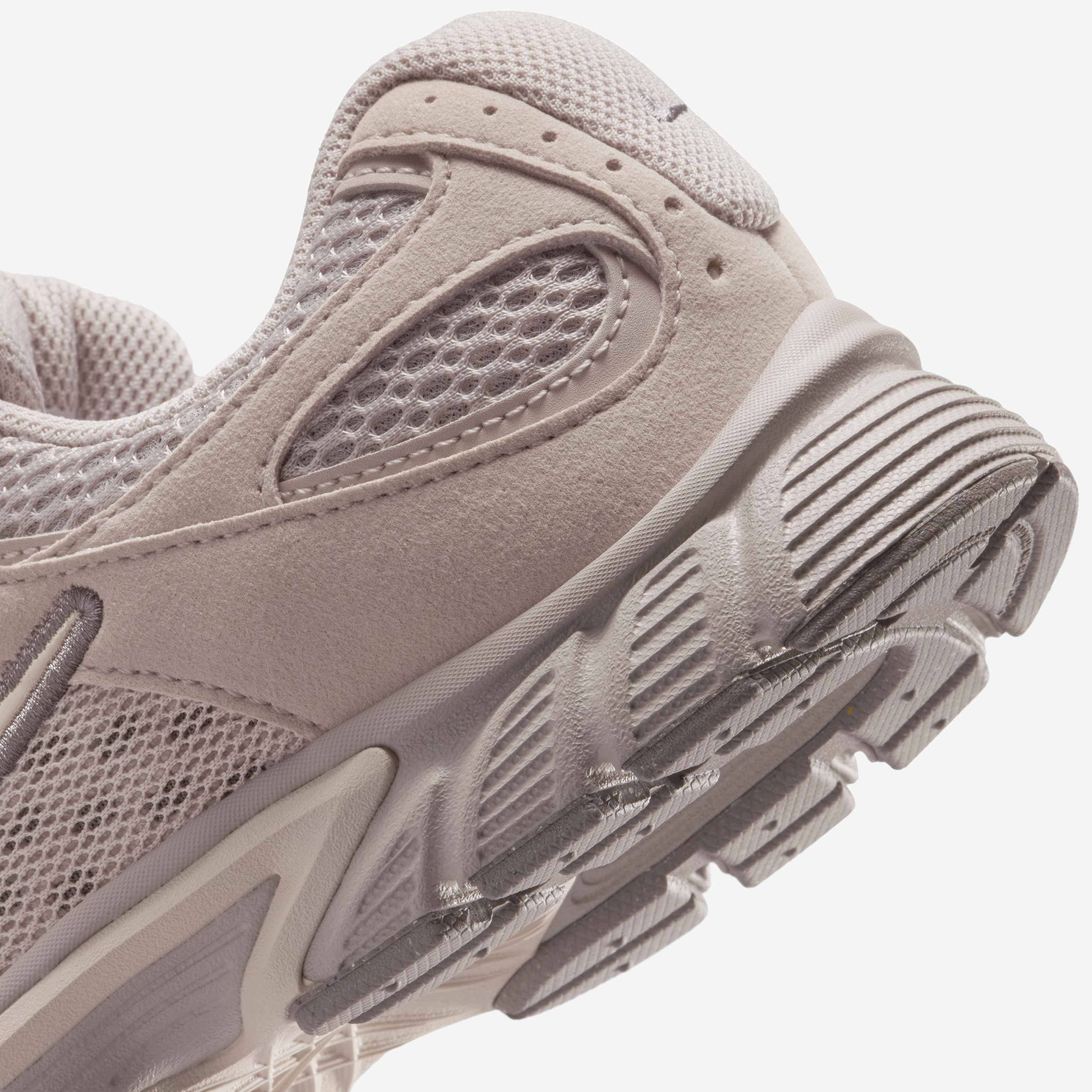 Nike V5 Runner Suede image number 7