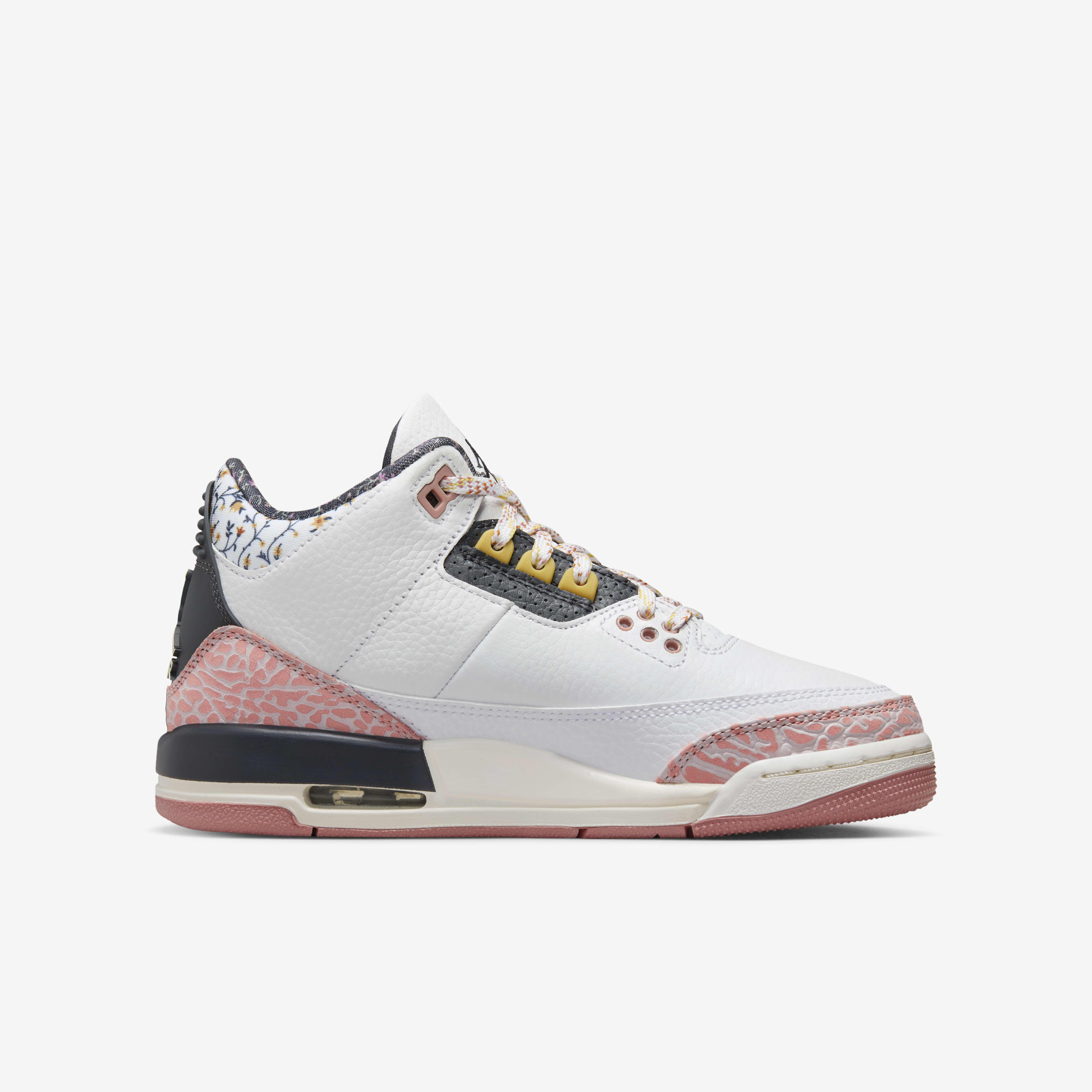 Air Jordan 3 Retro image number 2