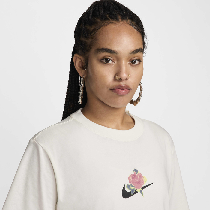 Nike Sportswear Women's Artist Collection image number 2 Nike Sportswear Women's Artist Collection image number 2