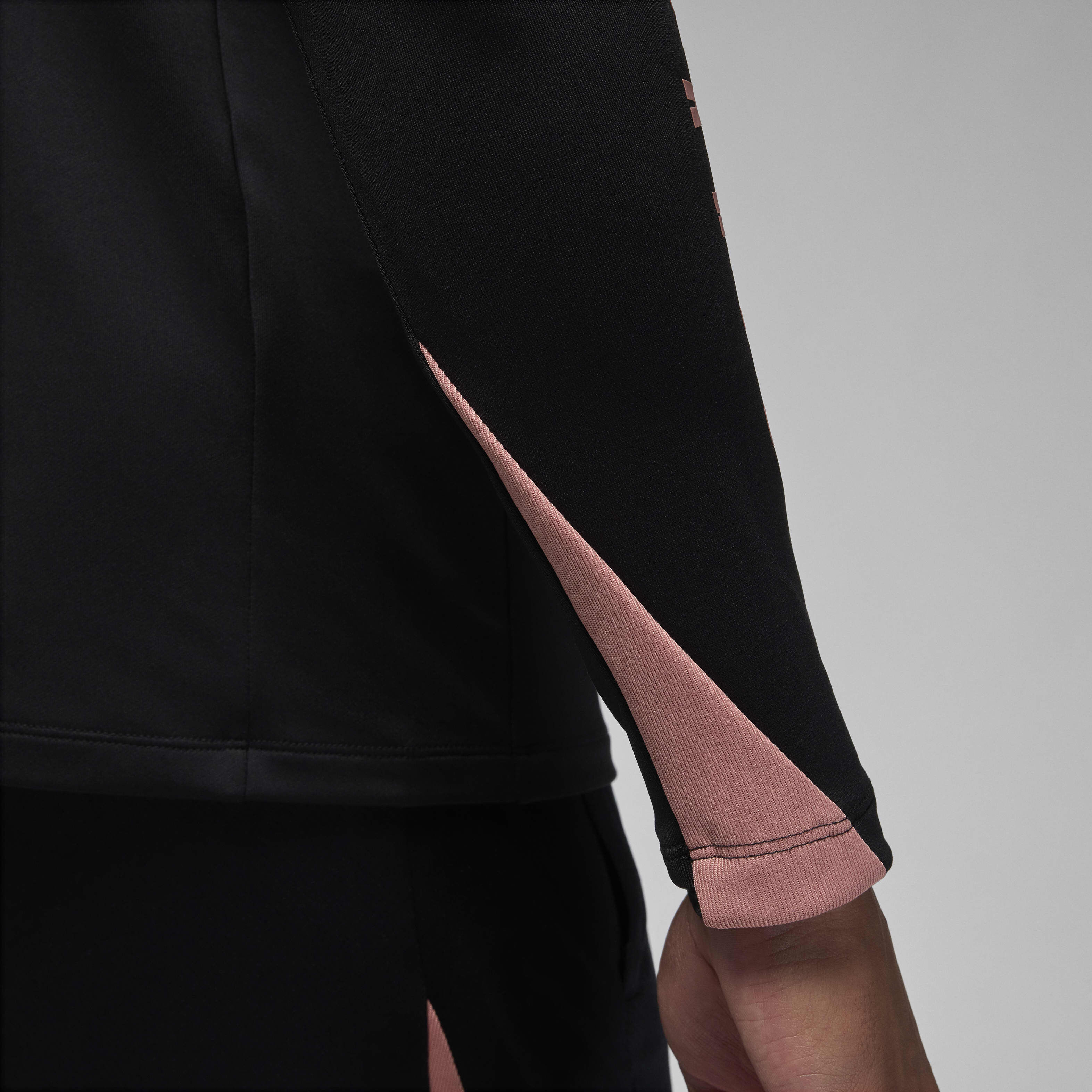 باريس سان جيرمان سترايك البديل image number 7