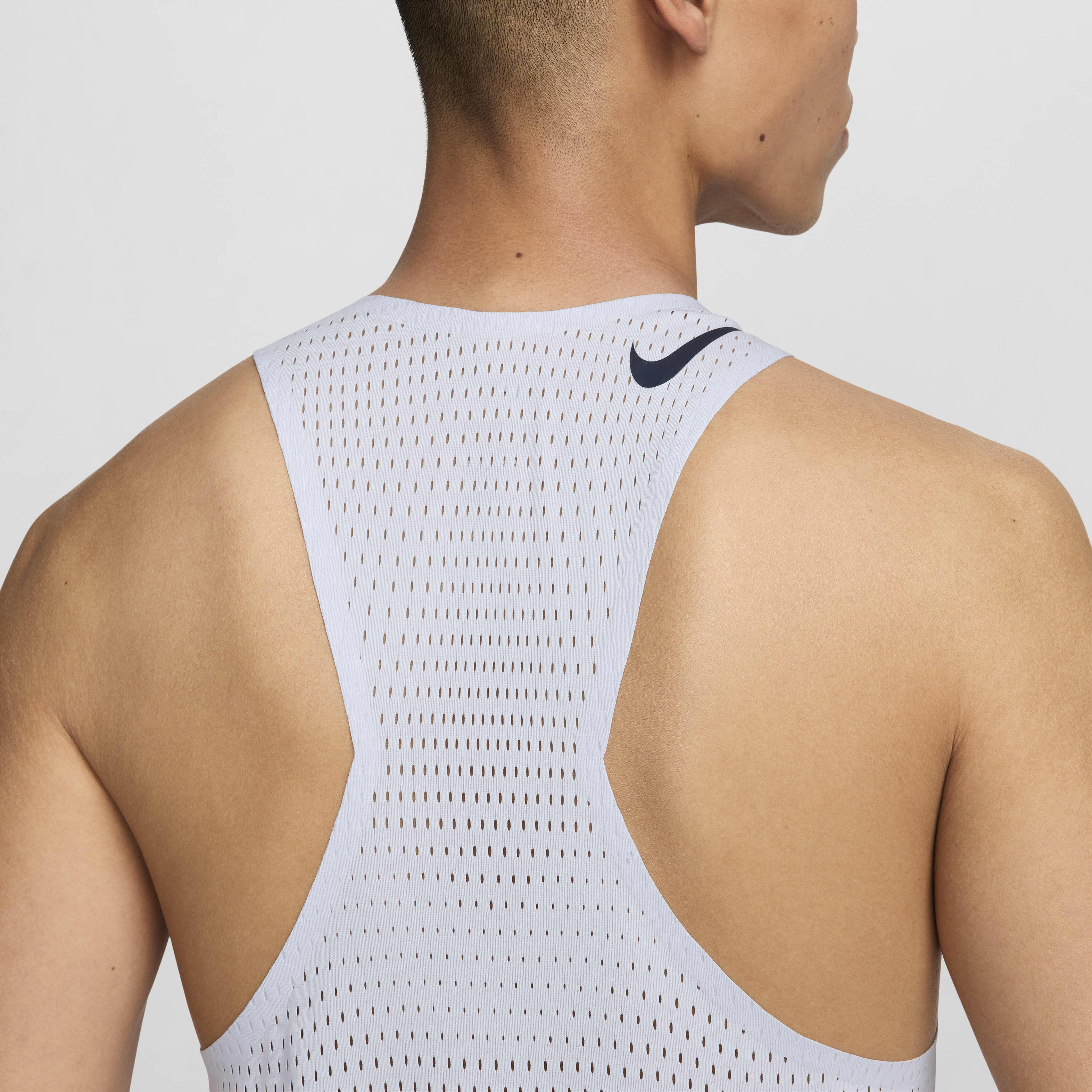 Buy Nike AeroSwift Men s Dri FIT ADV Running Vest Nike Saudi Official