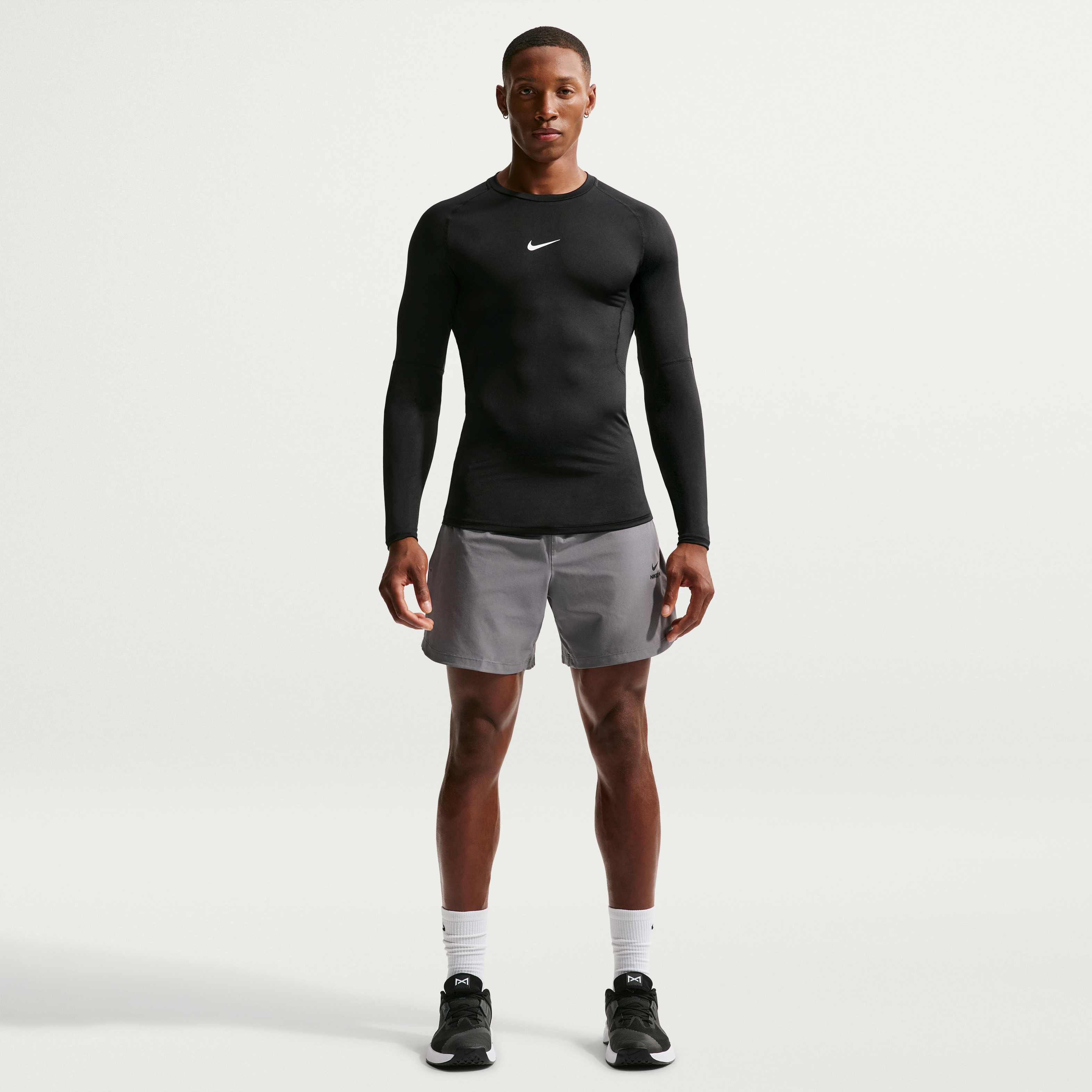 Nike Pro image number 3