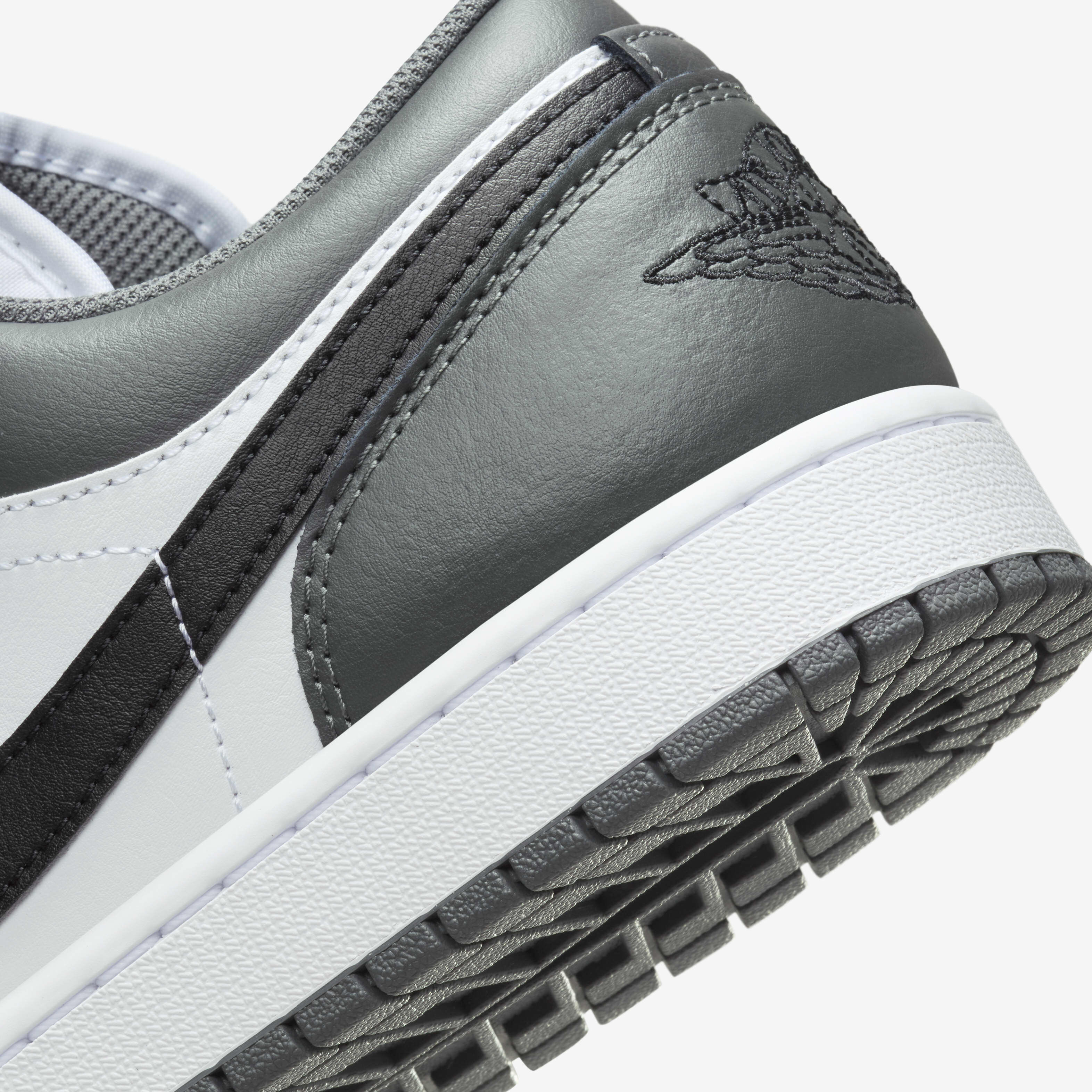 Buy Air Jordan 1 Low Men s Shoes Nike Saudi Official
