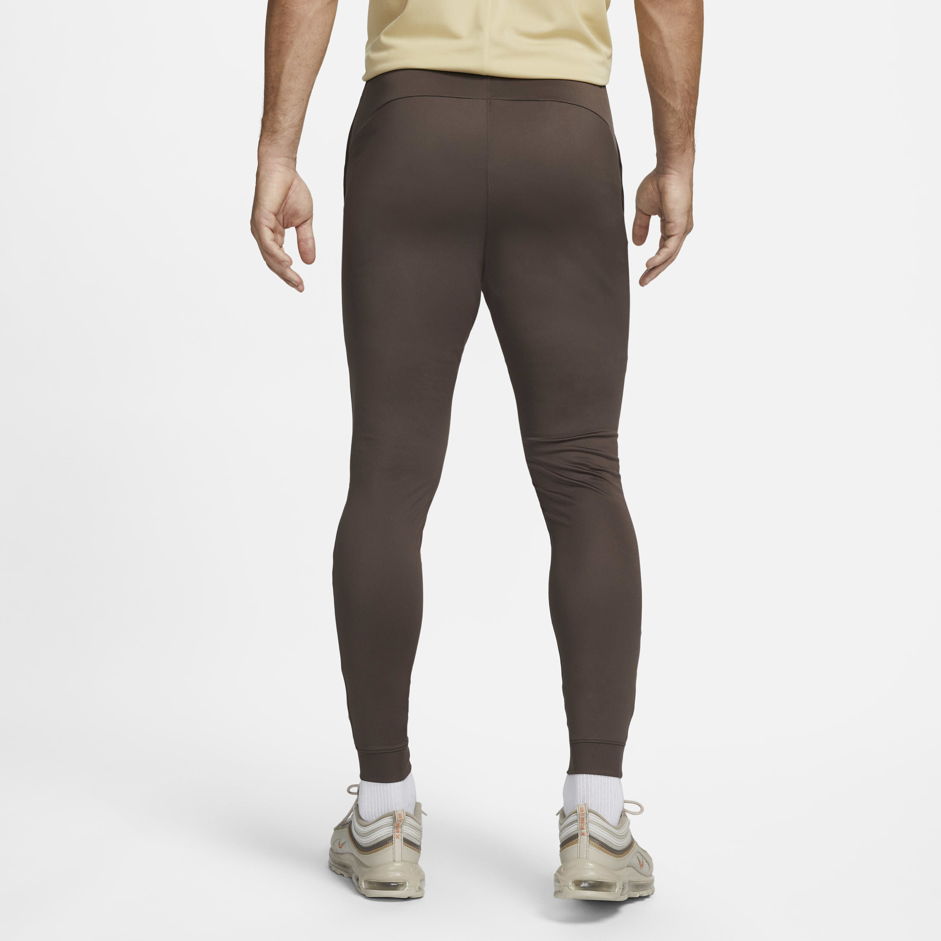 Tottenham Hotspur Strike Third image number 1