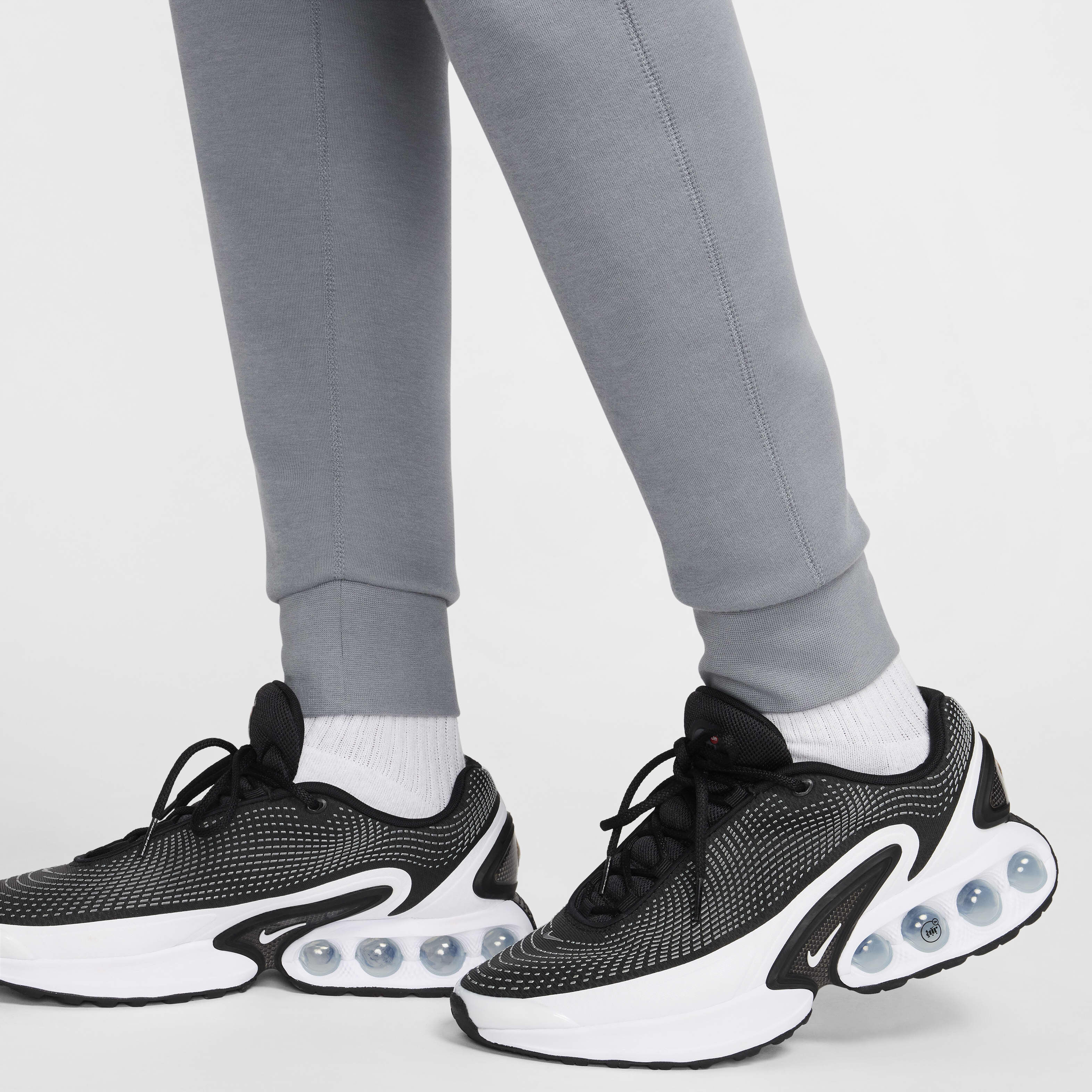 نايكي سبورتسويرت تك فليس image number 7