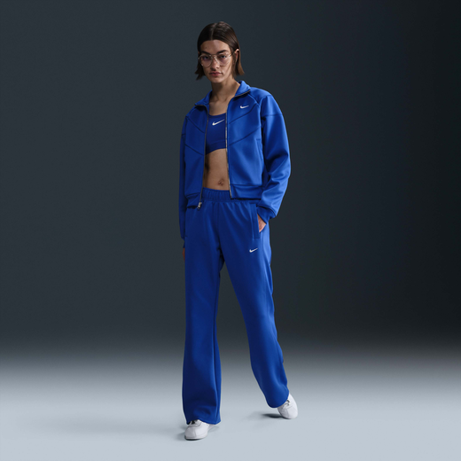 نايكي سبورتسوير ويندرانر نايكي سبورتسوير ويندرانر