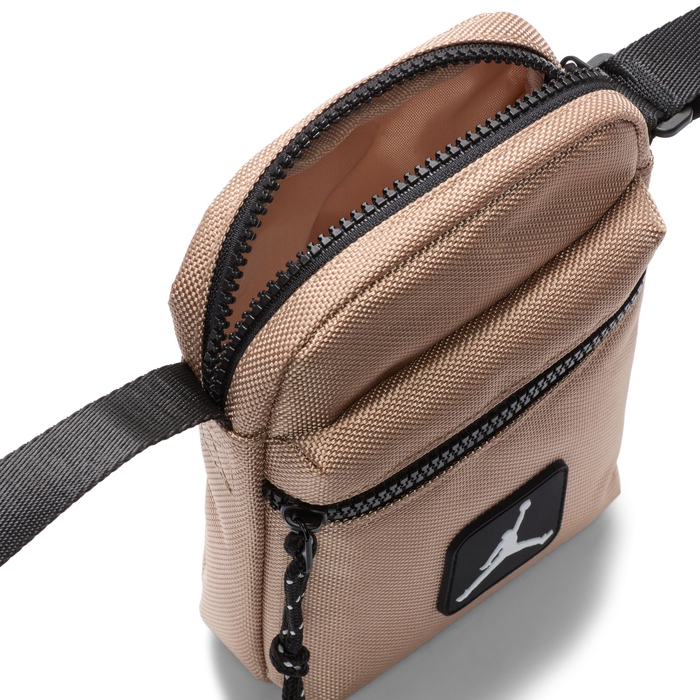 Buy Jordan Rise Festival Bag (1L) - Dark Brown | Nike Saudi Buy Jordan Rise Festival Bag (1L) - Dark Brown | Nike Saudi