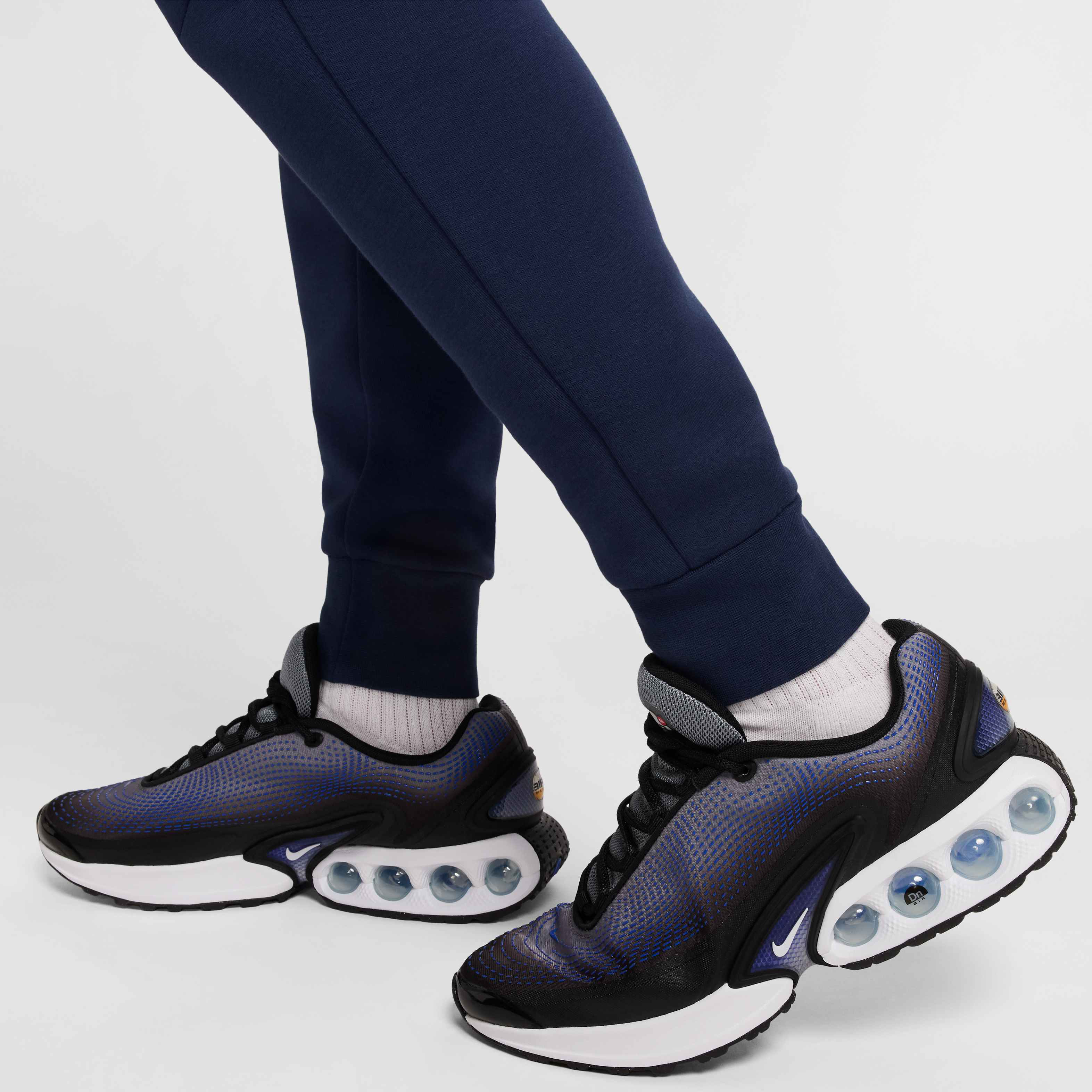 Nike Sportswear Tech image number 7