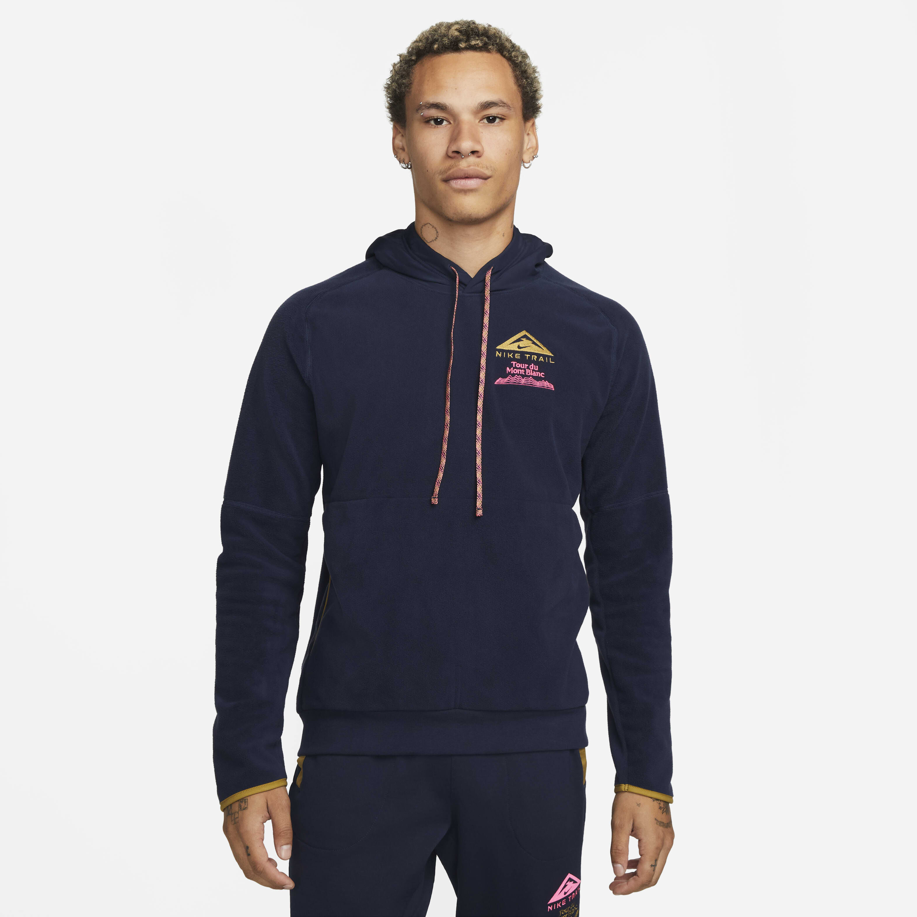 Nike trail hoodie deals