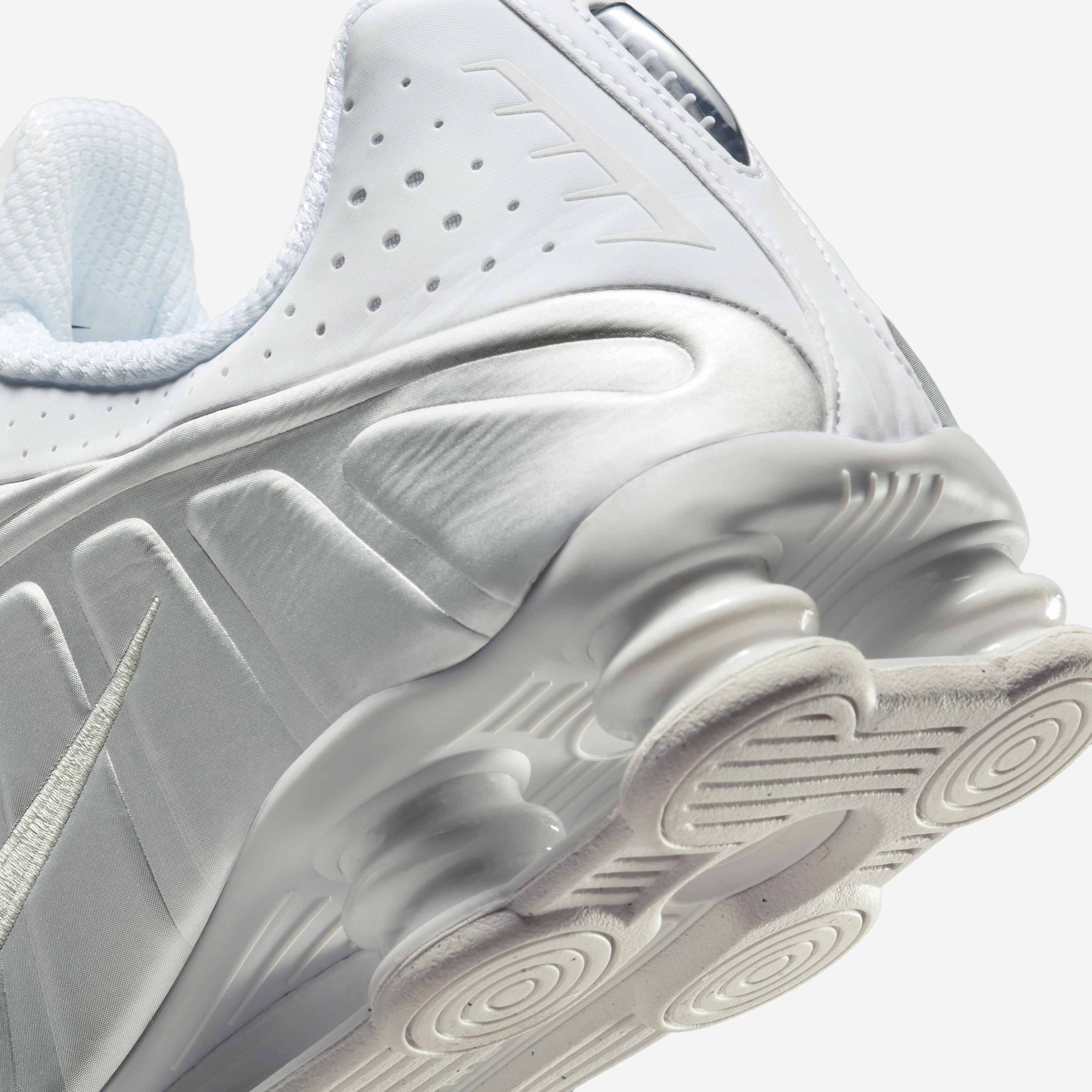 Nike Shox R4 image number 7