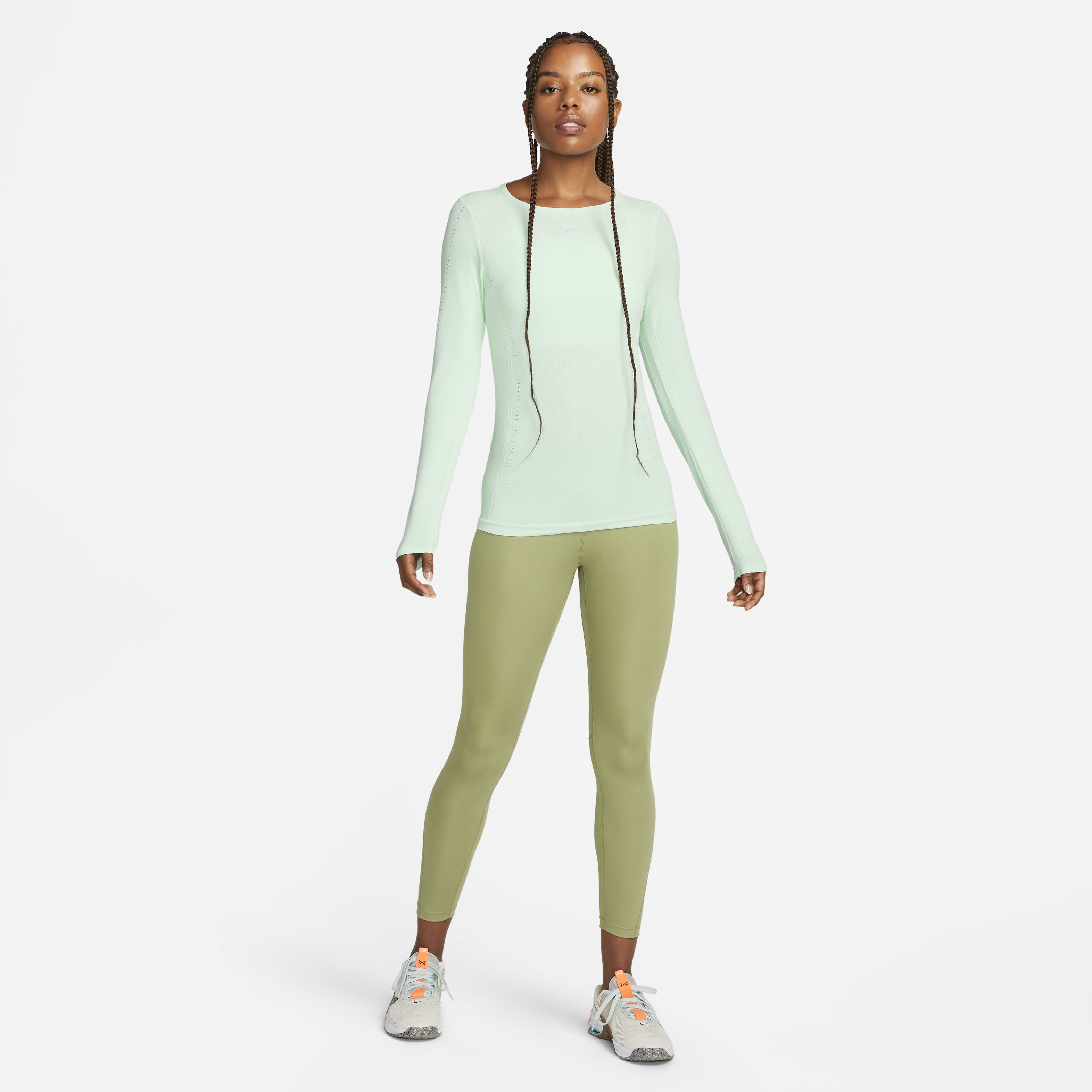 نايكي دراي-فت اي دي في اورا image number 4