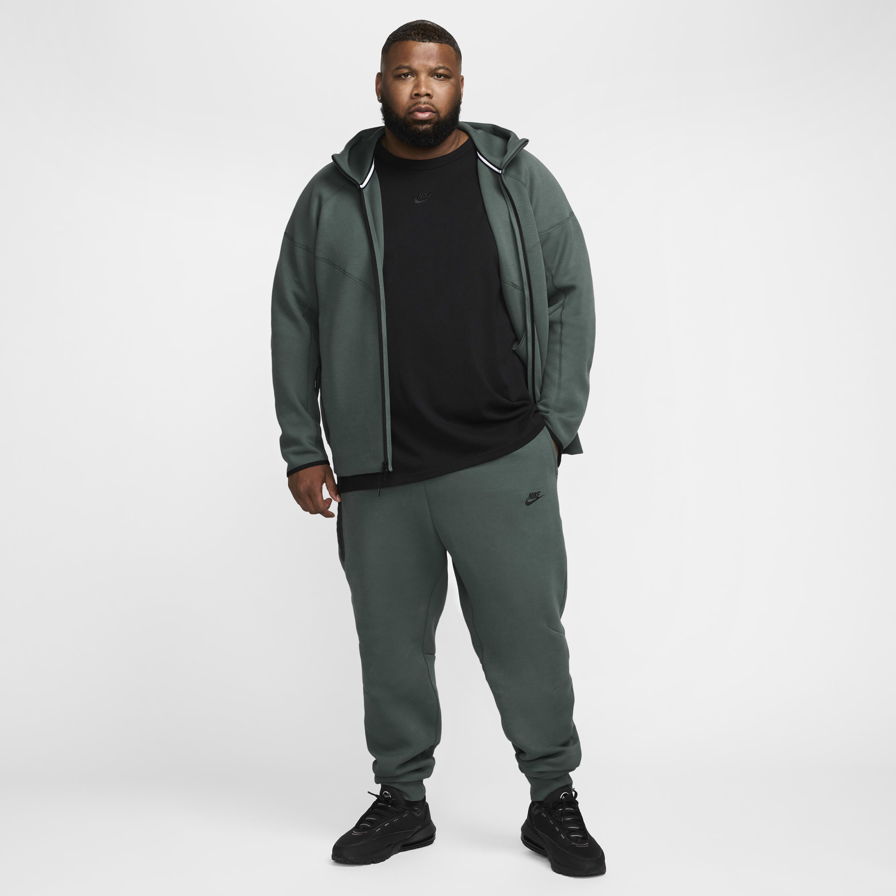 Nike Sportswear Tech Fleece image number 18