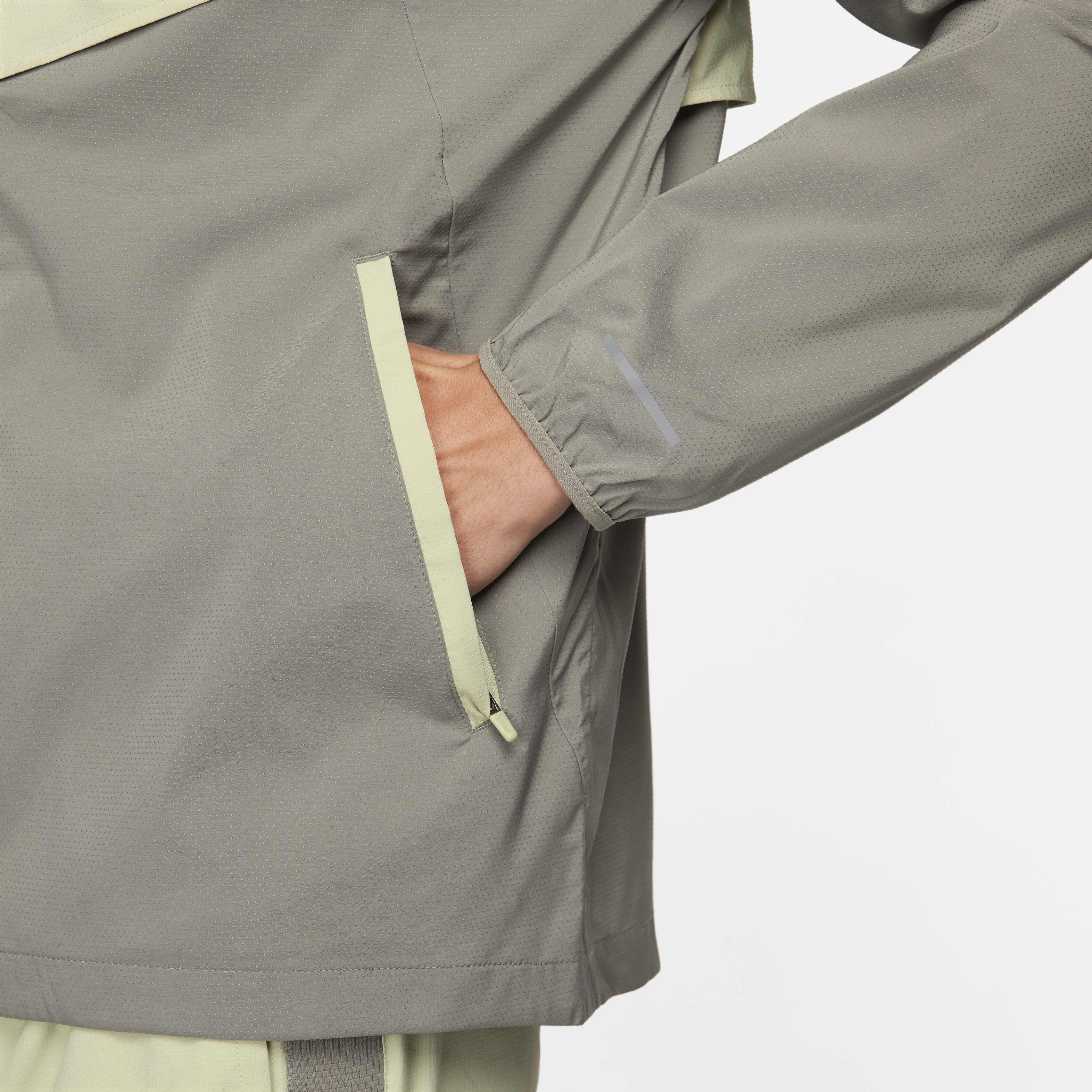 Nike Windrunner image number 3