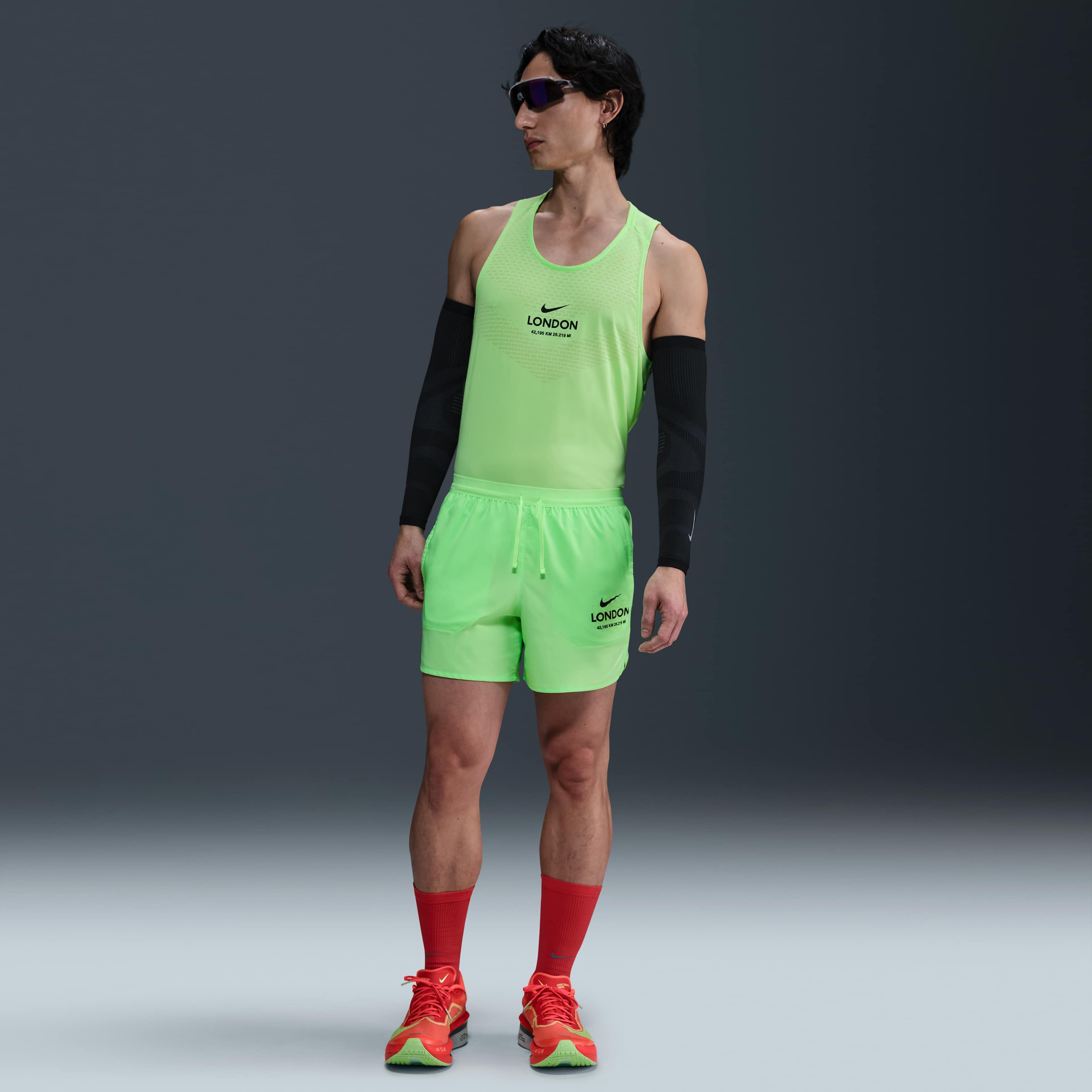 Nike Stride image number 0