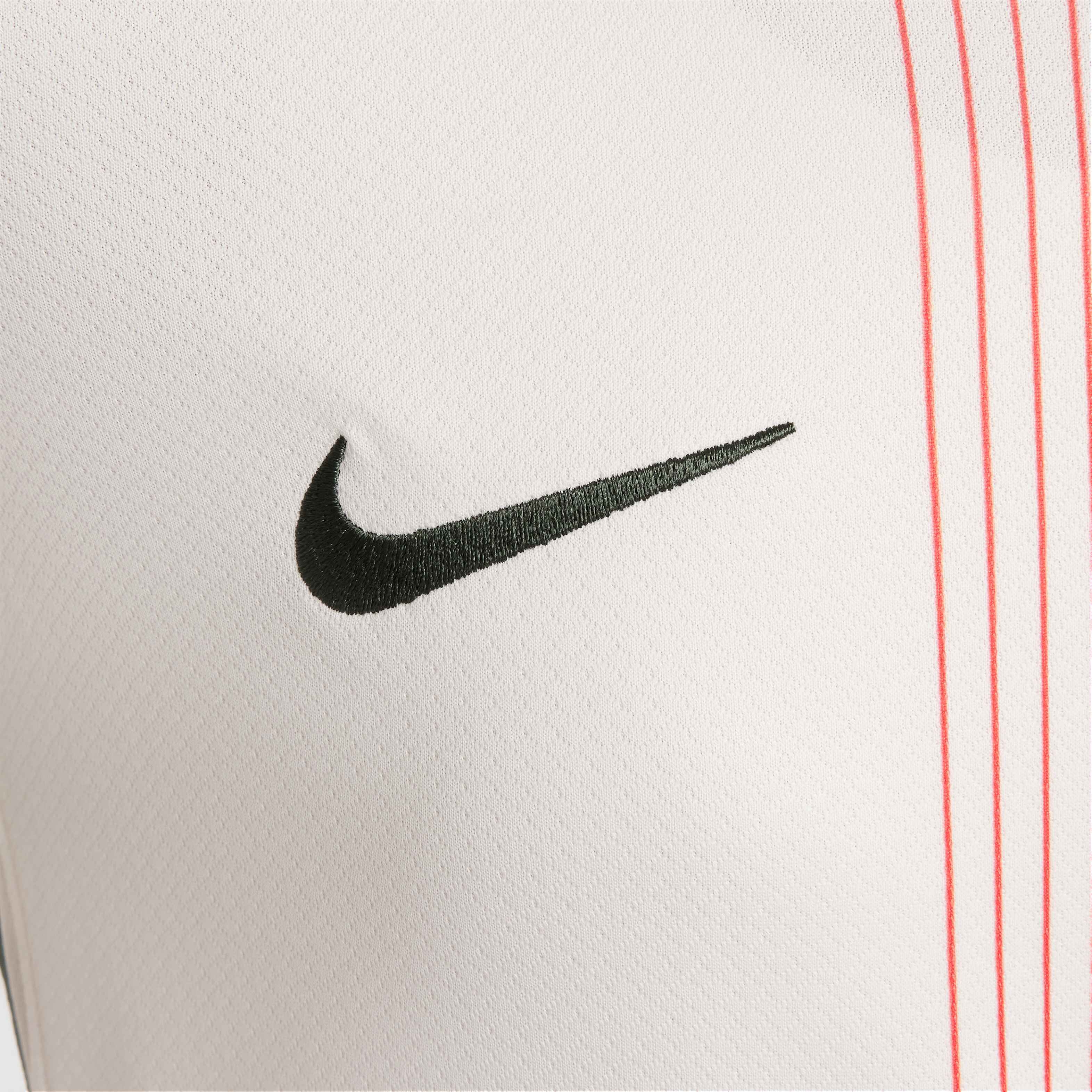 Chelsea F.C. 2025/26 Stadium Away image number 3