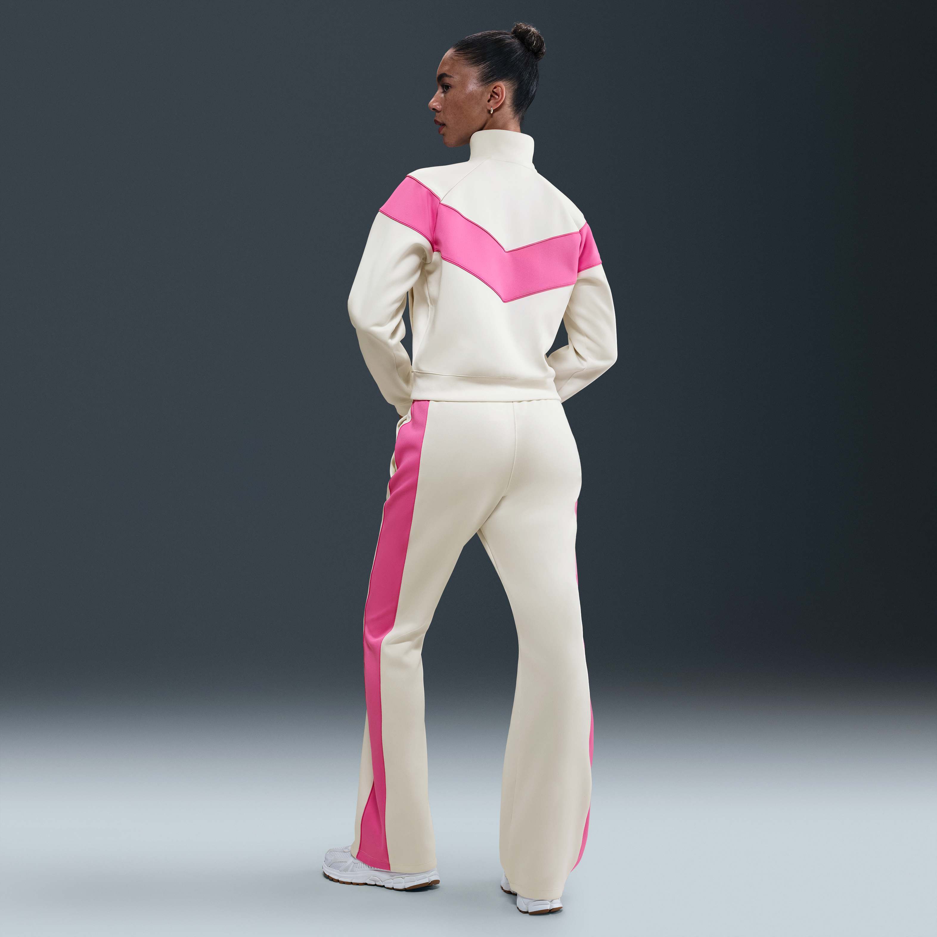 نايكي سبورتسوير ويندرانر image number 4