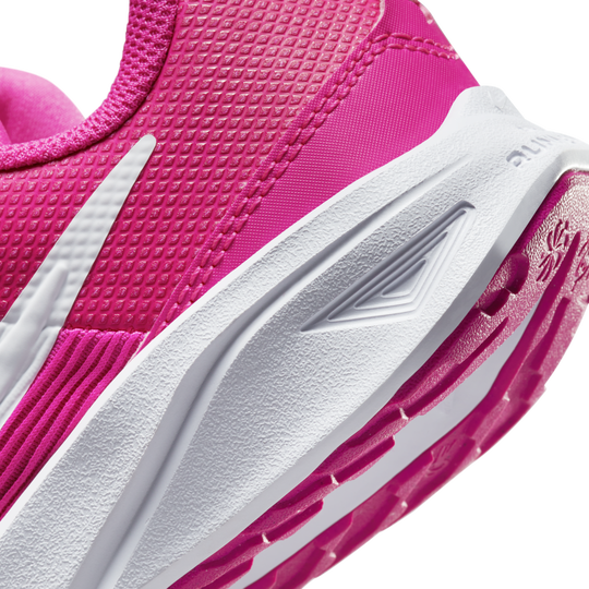 Nike star runner 32 hot sale