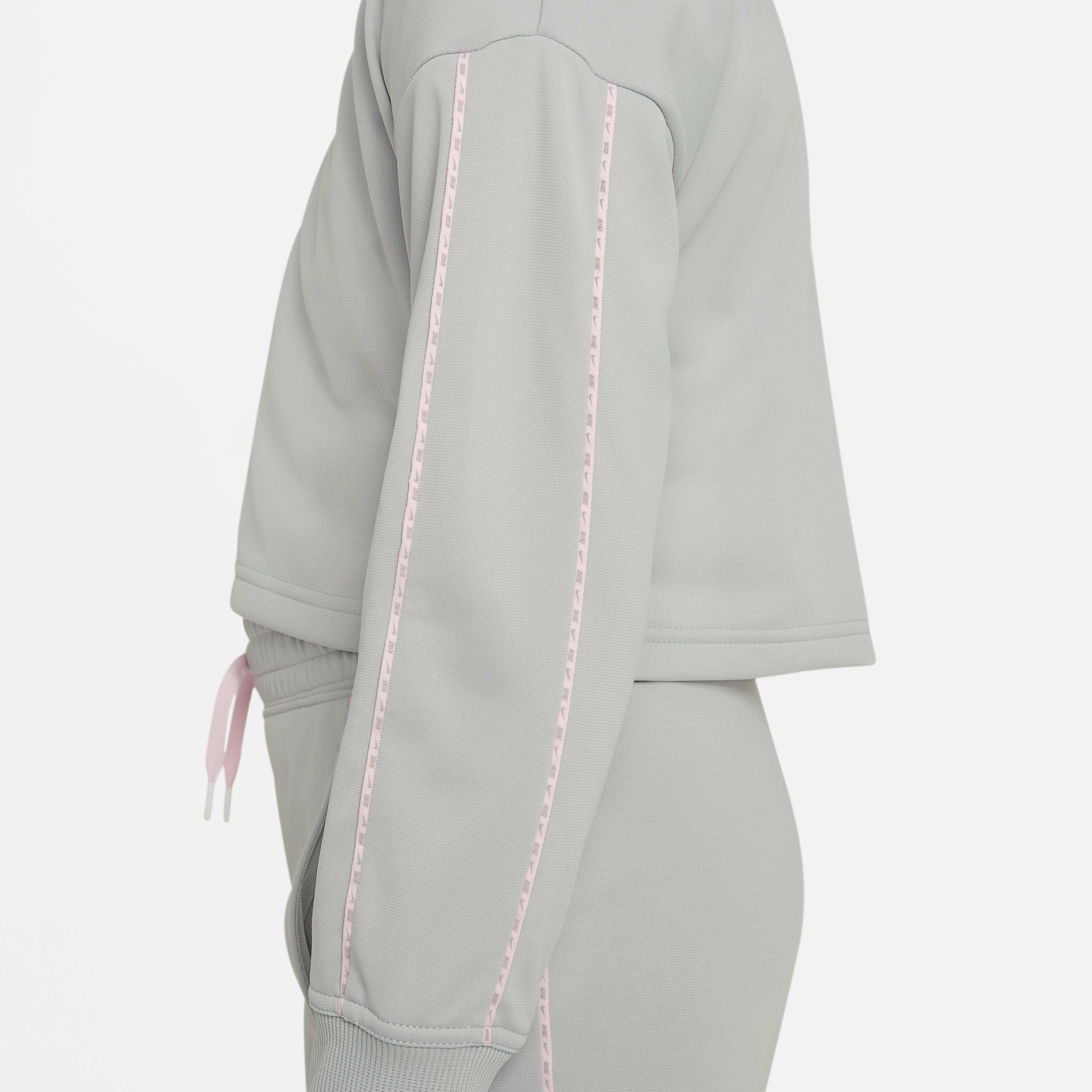 نايكي سبورتسوير image number 4