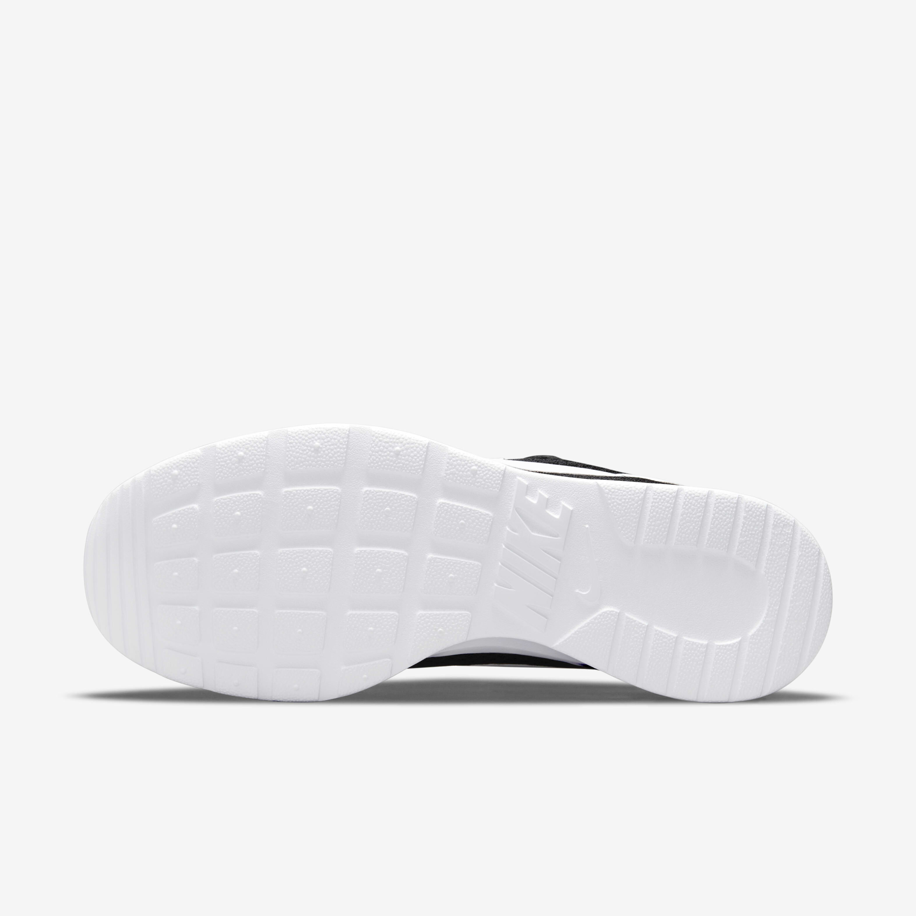Nike tanjun women's fitness walking shoes - black online