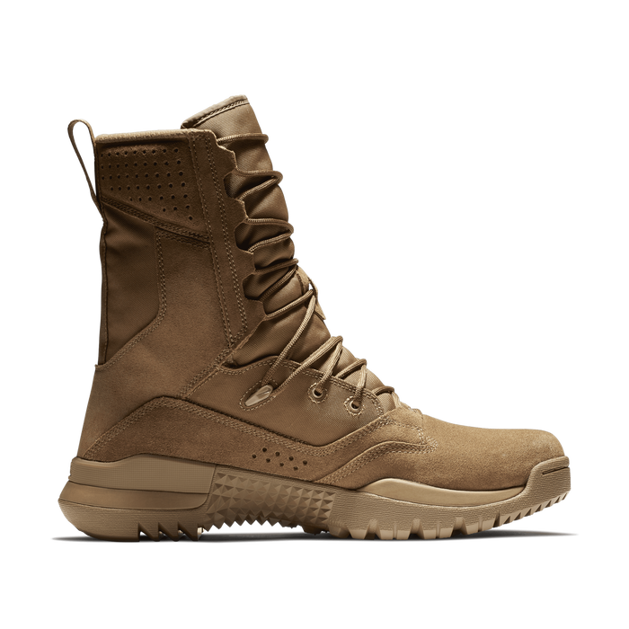 Nike coyote top military boots