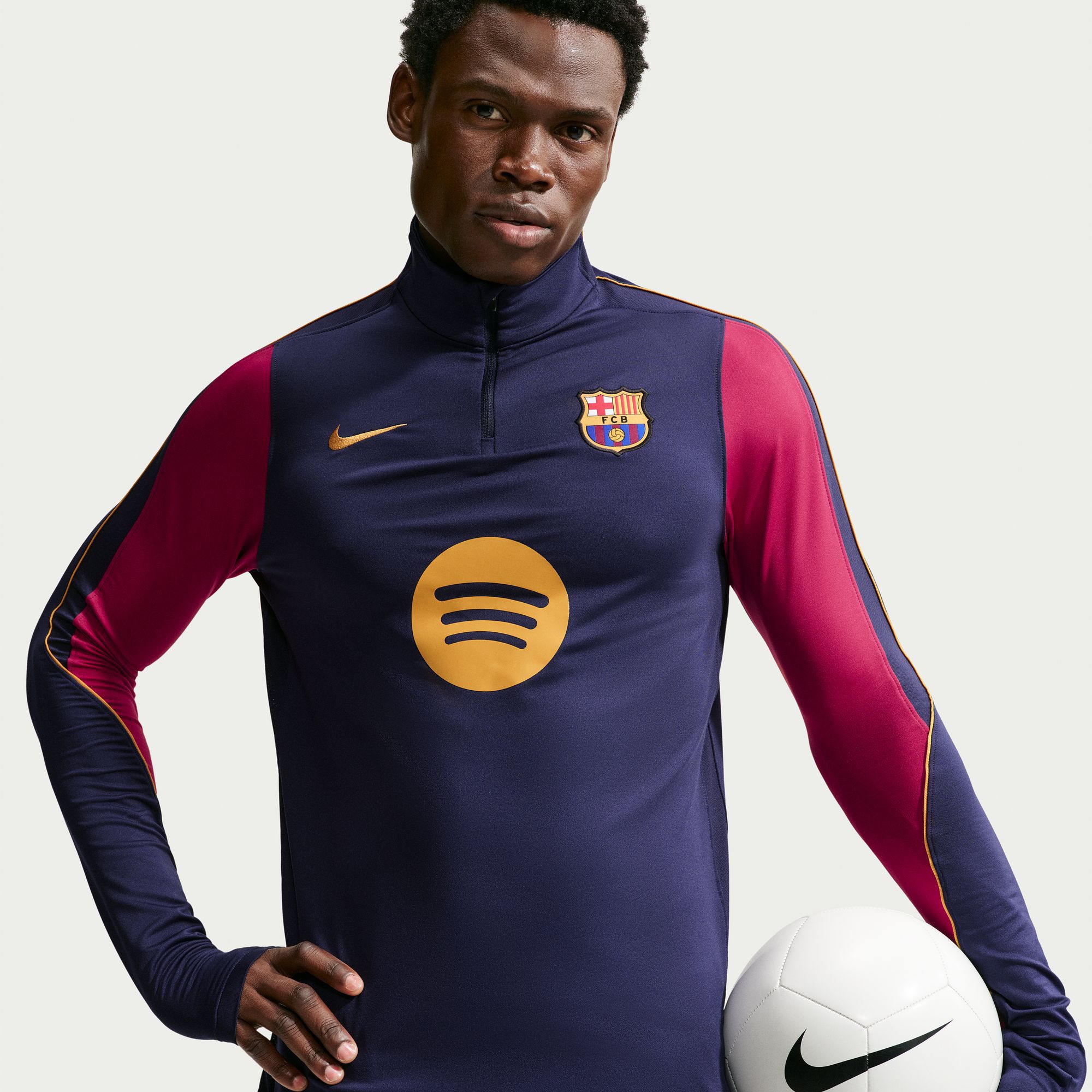 برشلونة سترايك image number 2