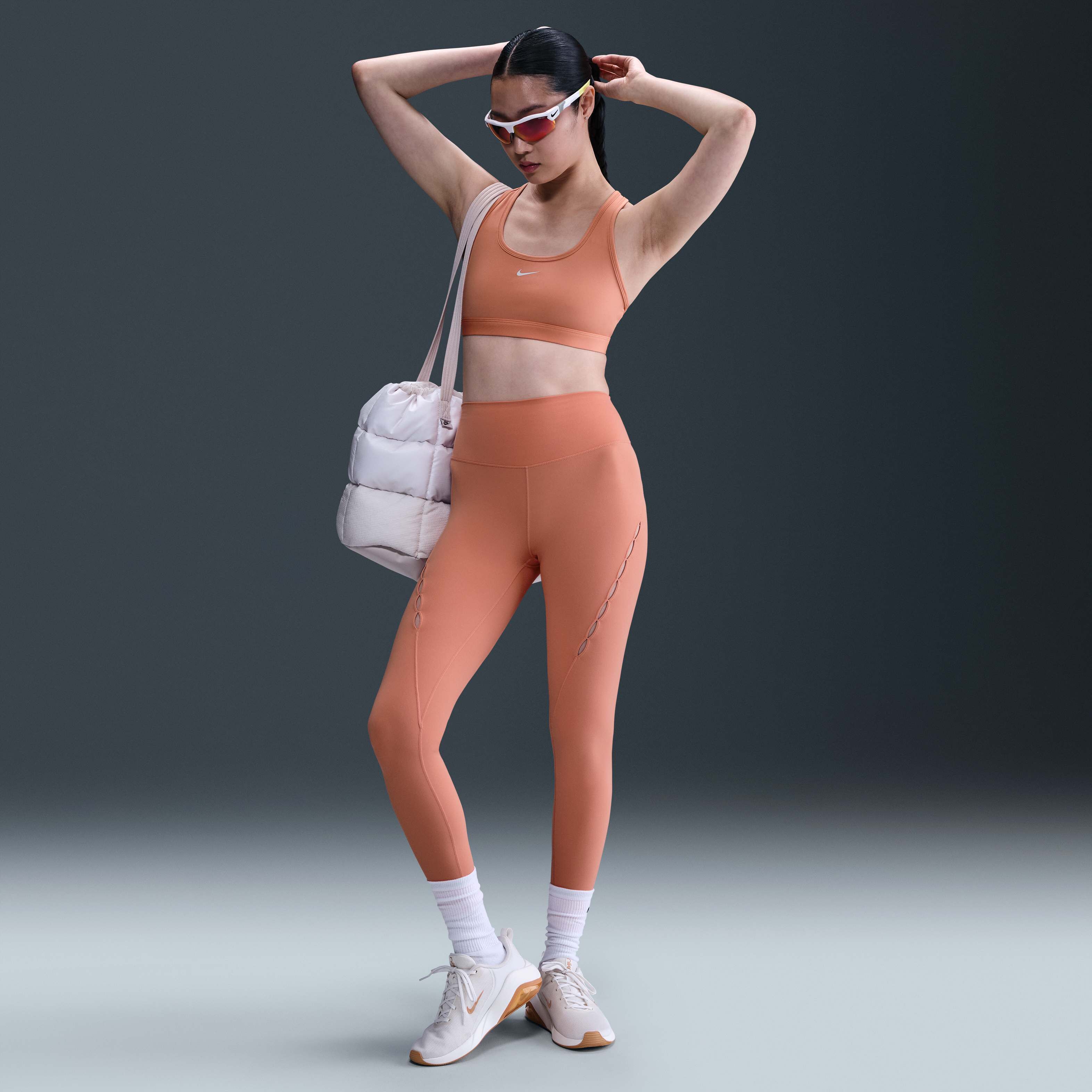 Nike Swoosh Light Support image number 3