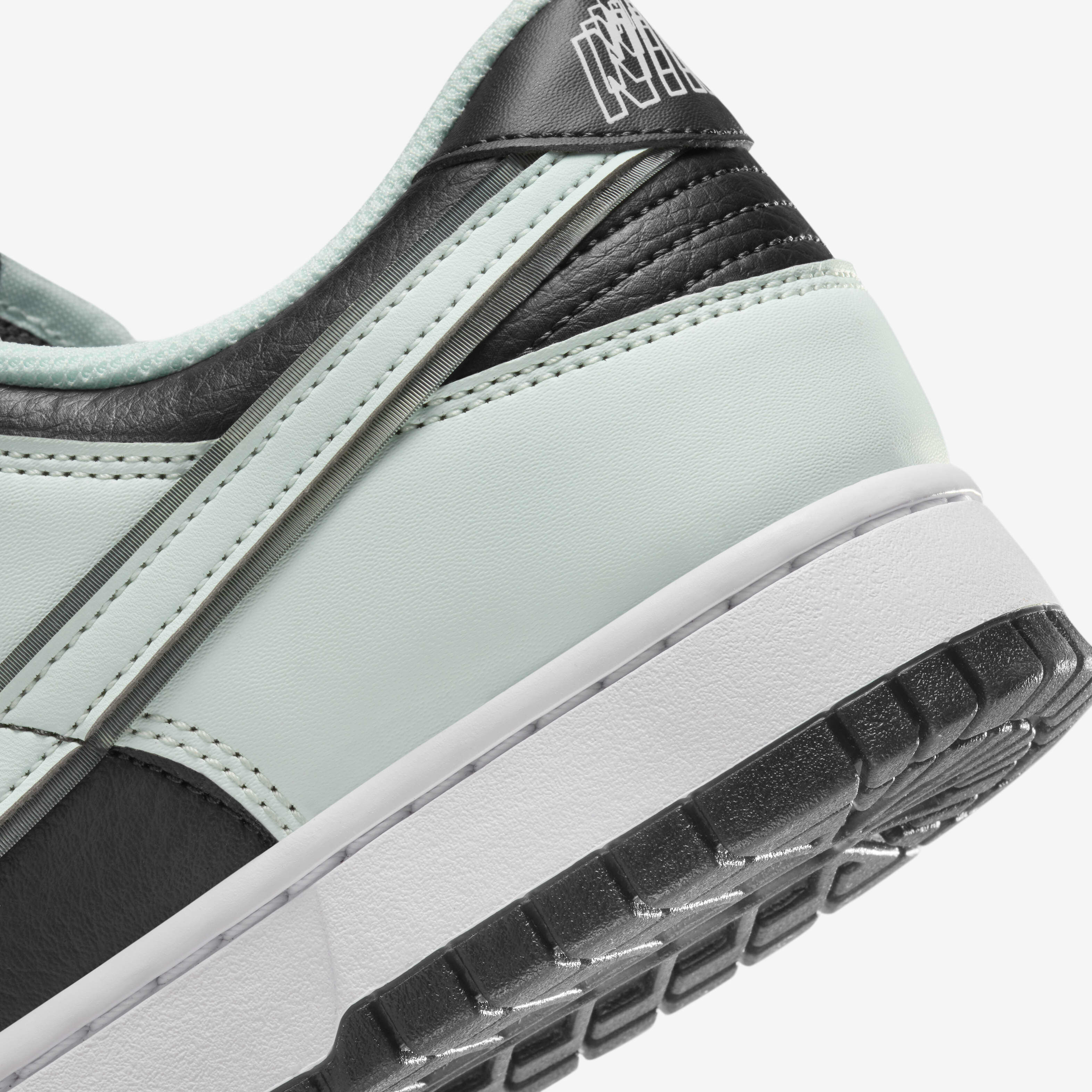 Nike premium 7 top