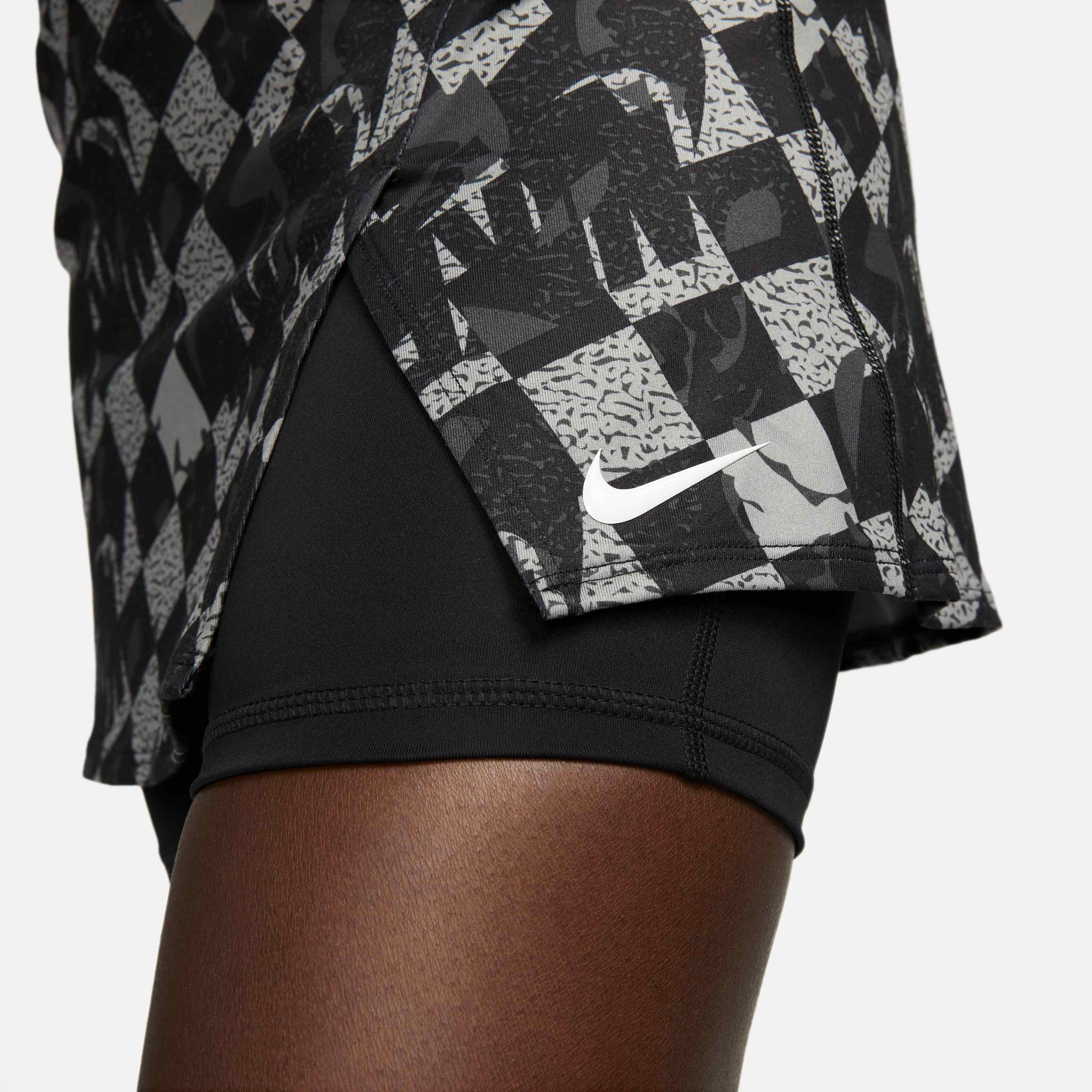 NikeCourt Dri-FIT Victory image number 3