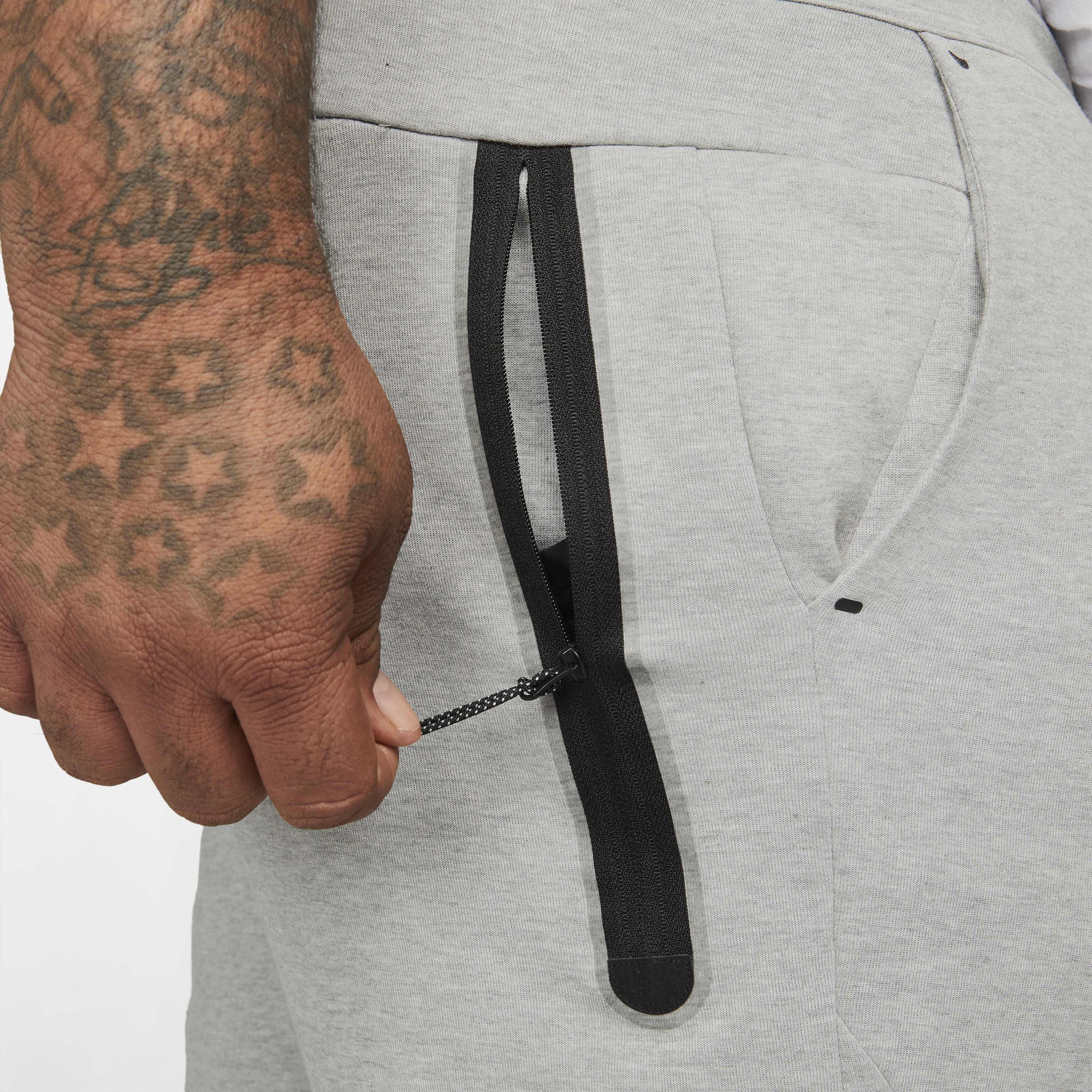 Nike Sportswear Tech Fleece image number 16