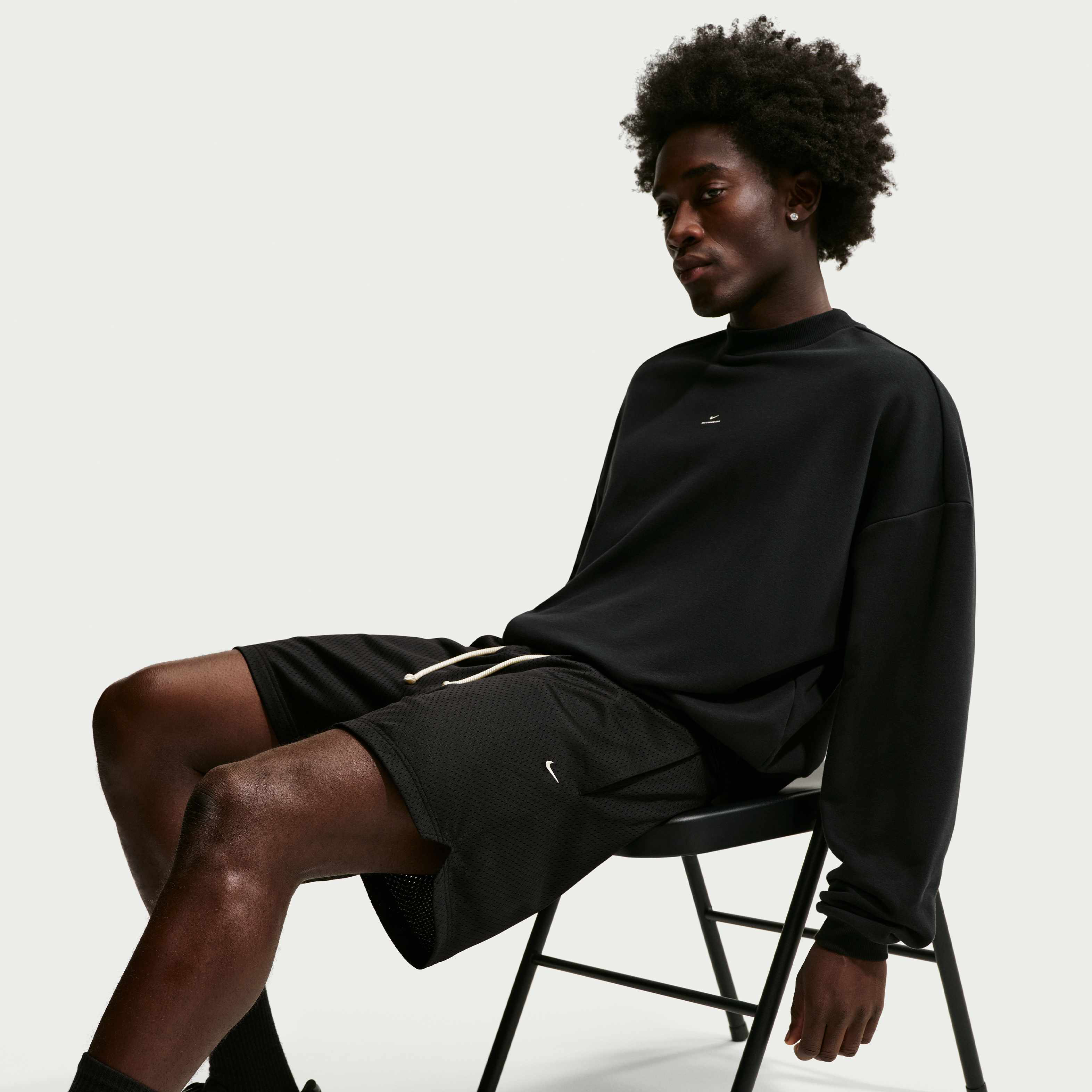 Nike Standard Issue image number 3