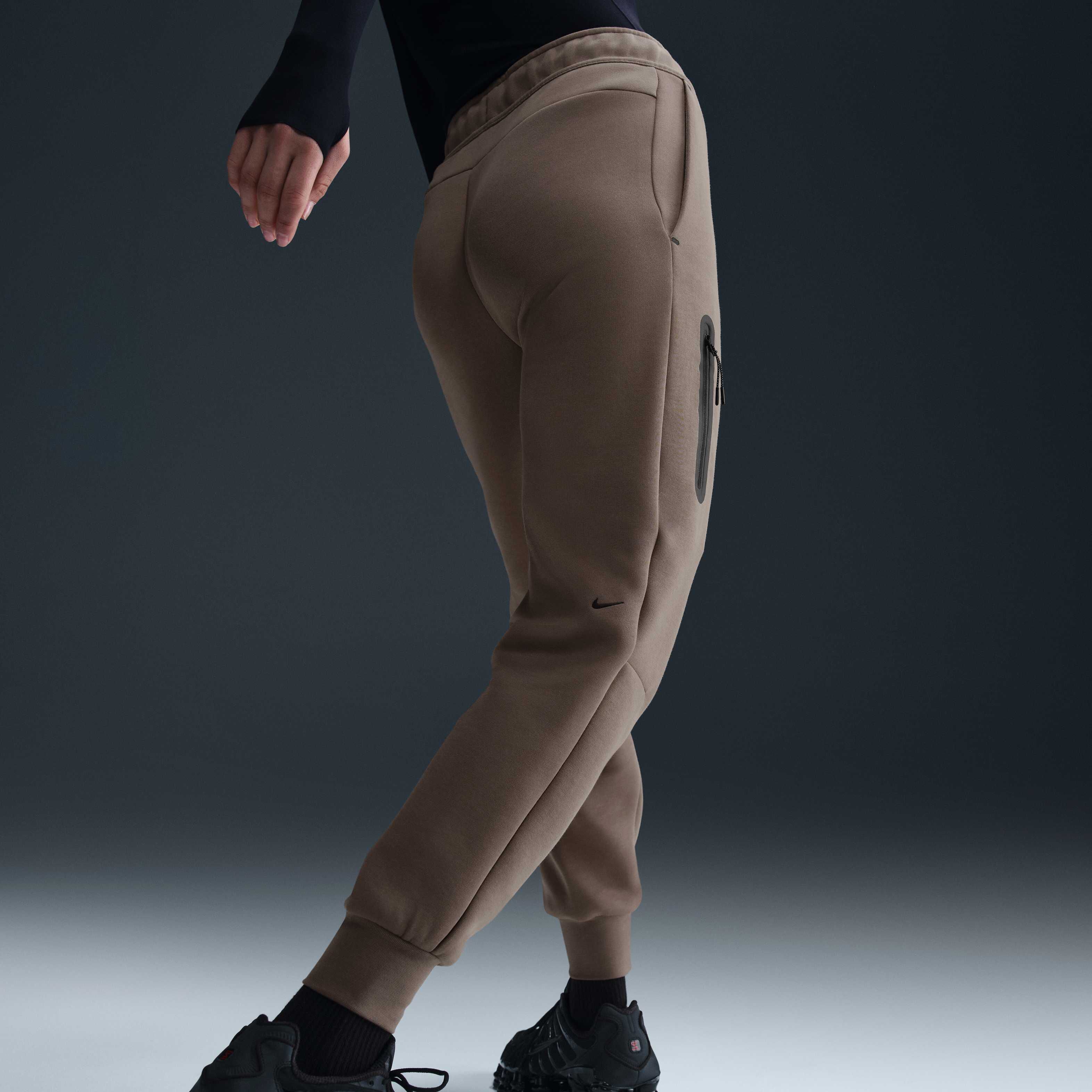 نايكي سبورتسوير تك فليس image number 2