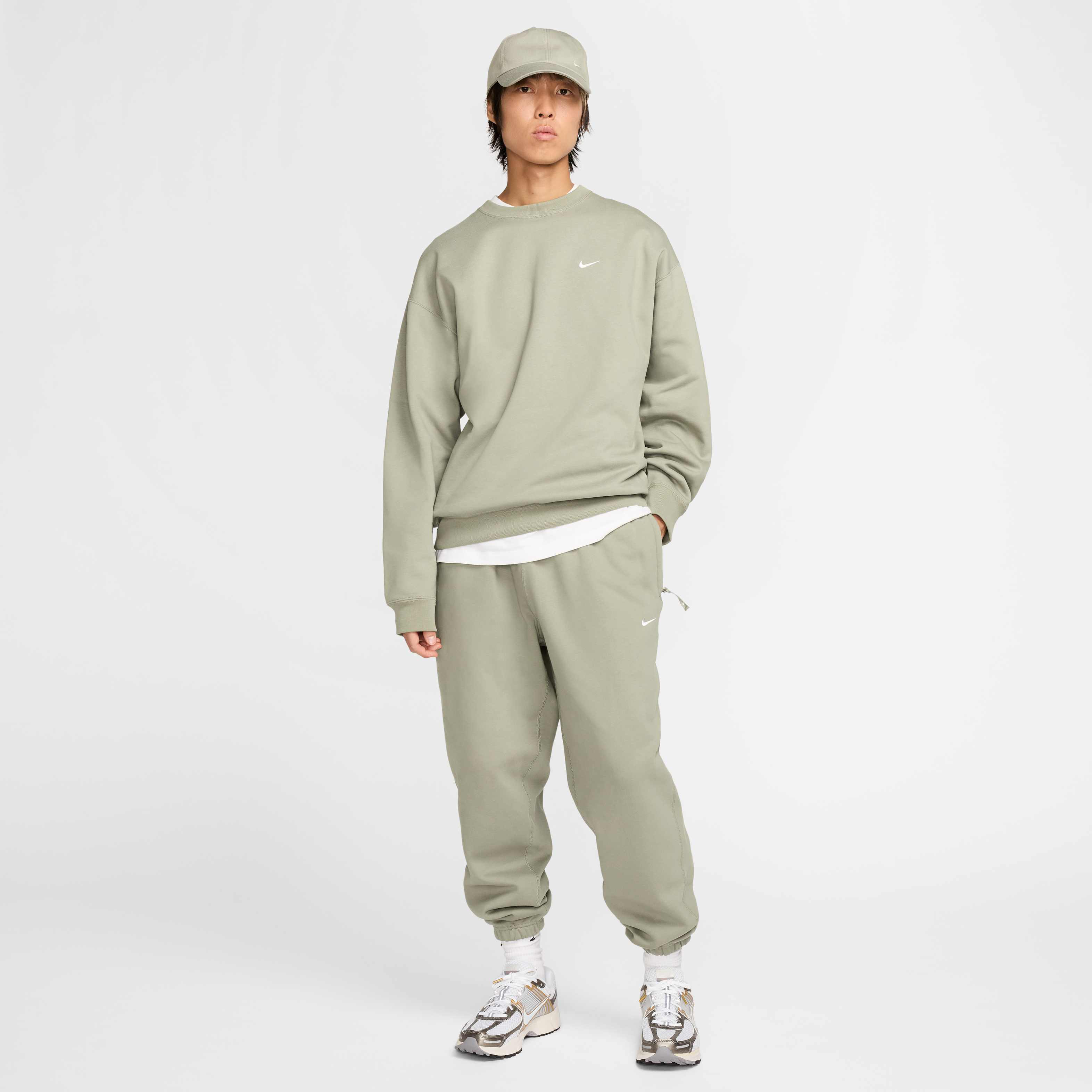 Nike Solo Swoosh image number 4