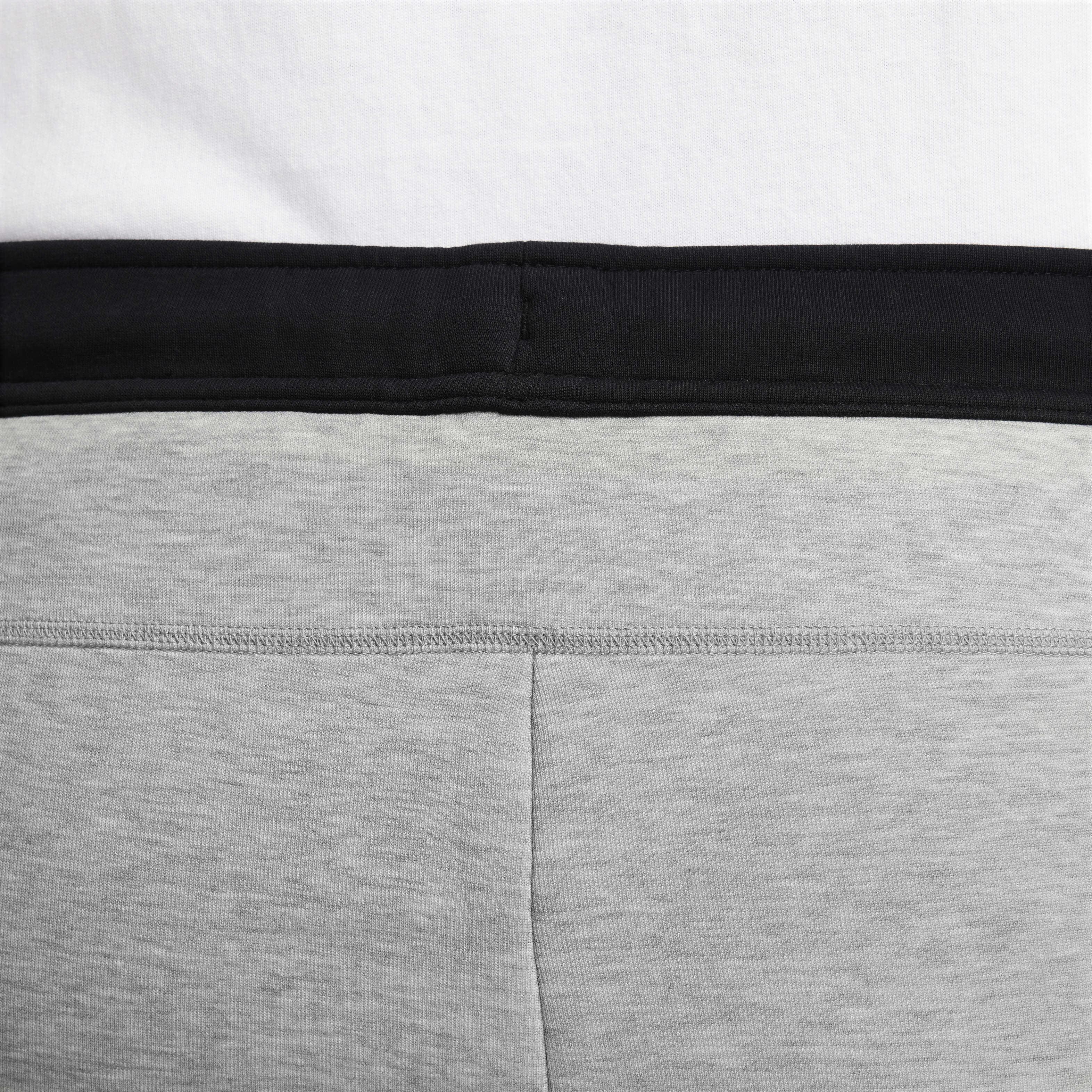 Nike Sportswear Tech Fleece image number 17