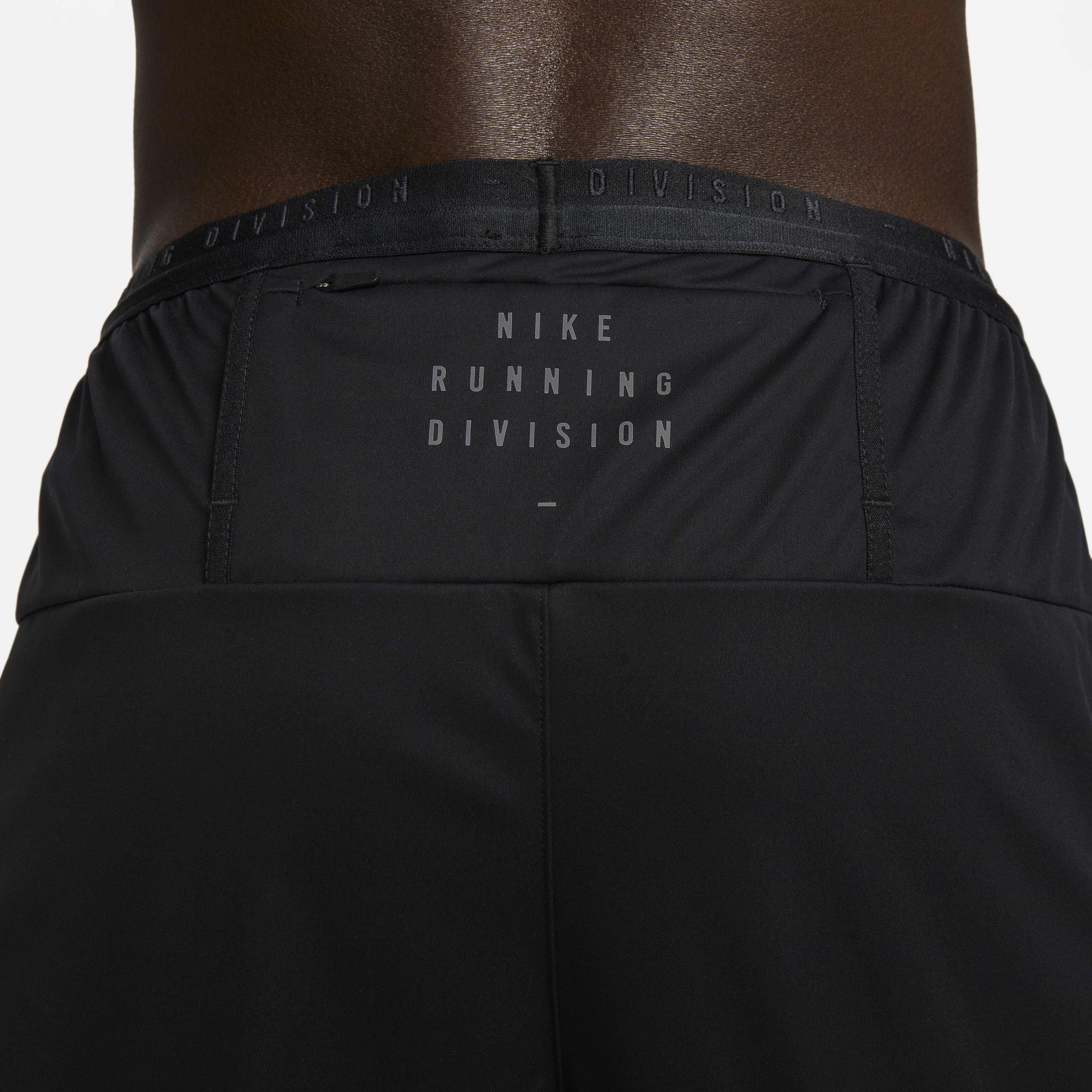 Nike Storm-FIT Run Division Phenom Elite image number 4