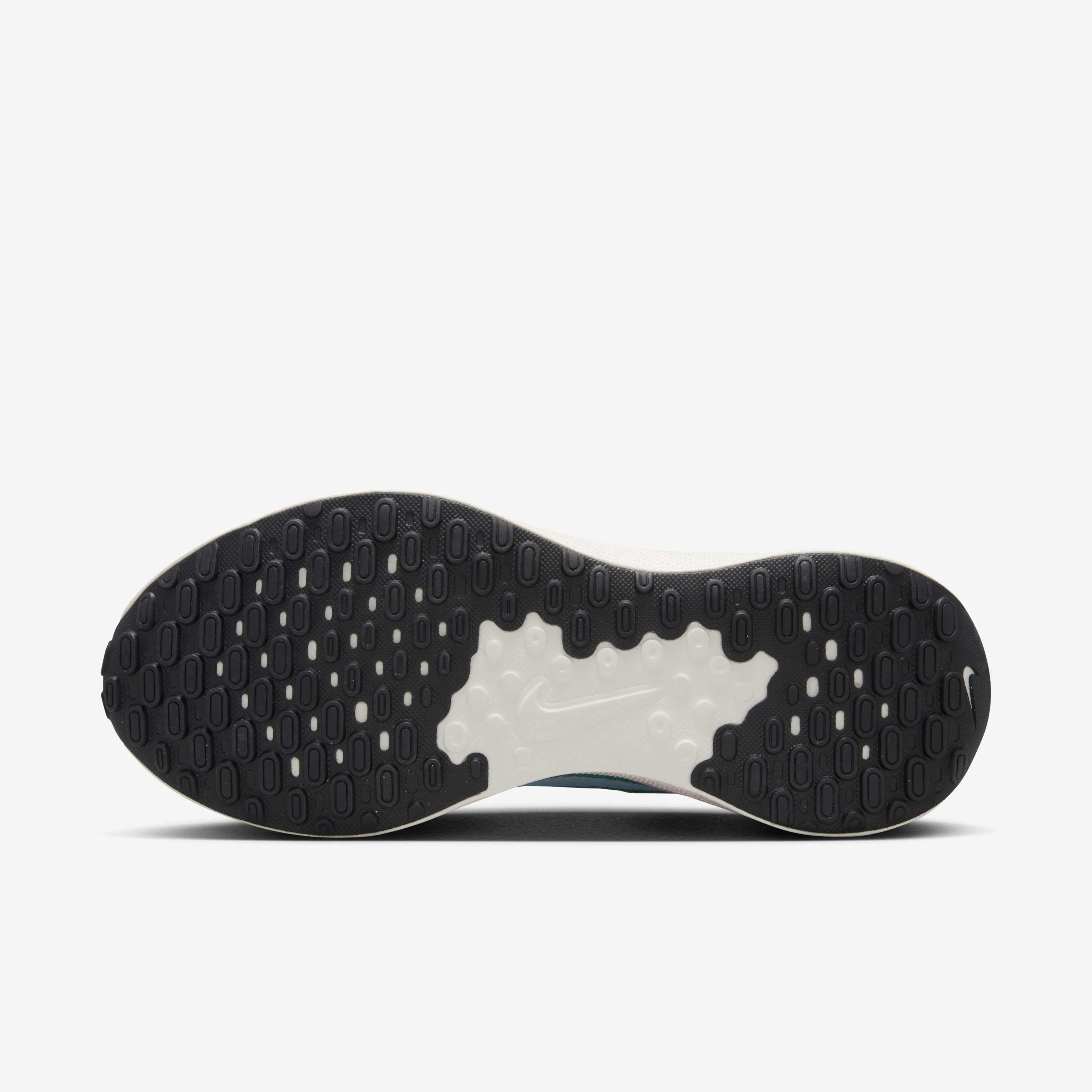 Nike Revolution 7 image number 1