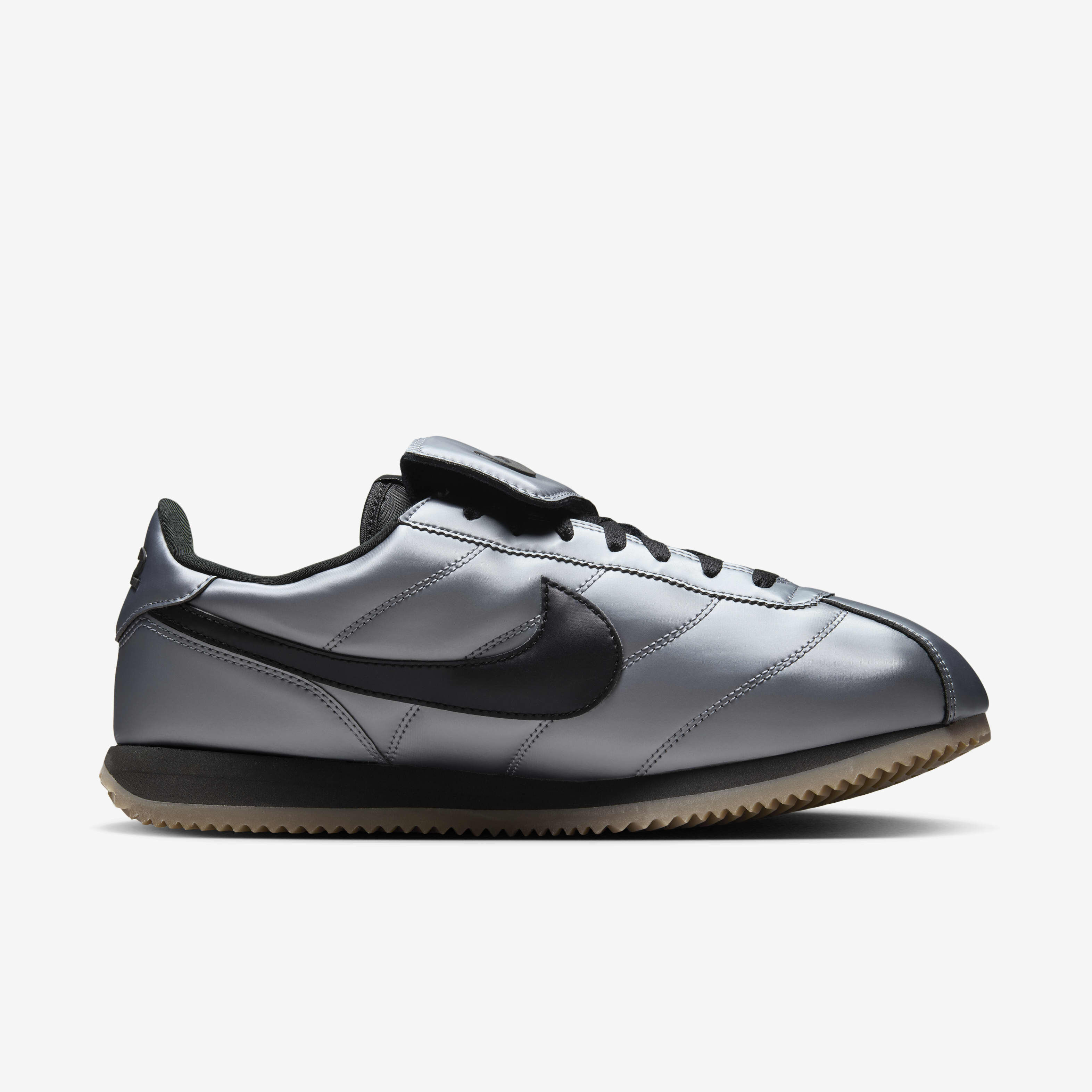 Buy Nike Cortez SE Men s Shoes Nike Saudi Official
