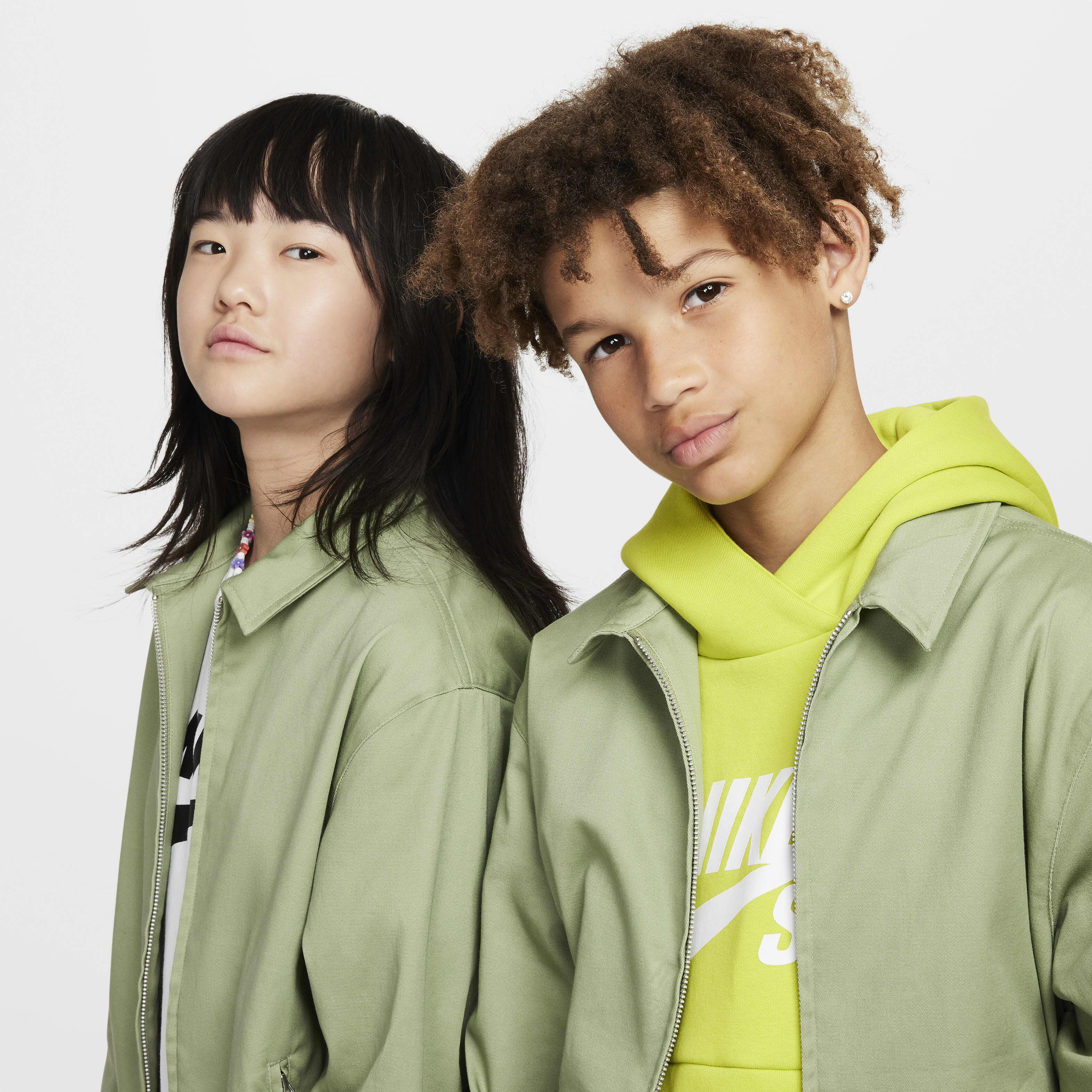 Buy Nike SB Older Kids' Skate Coaches Jacket - Oil Green Buy Nike SB Older Kids' Skate Coaches Jacket - Oil Green