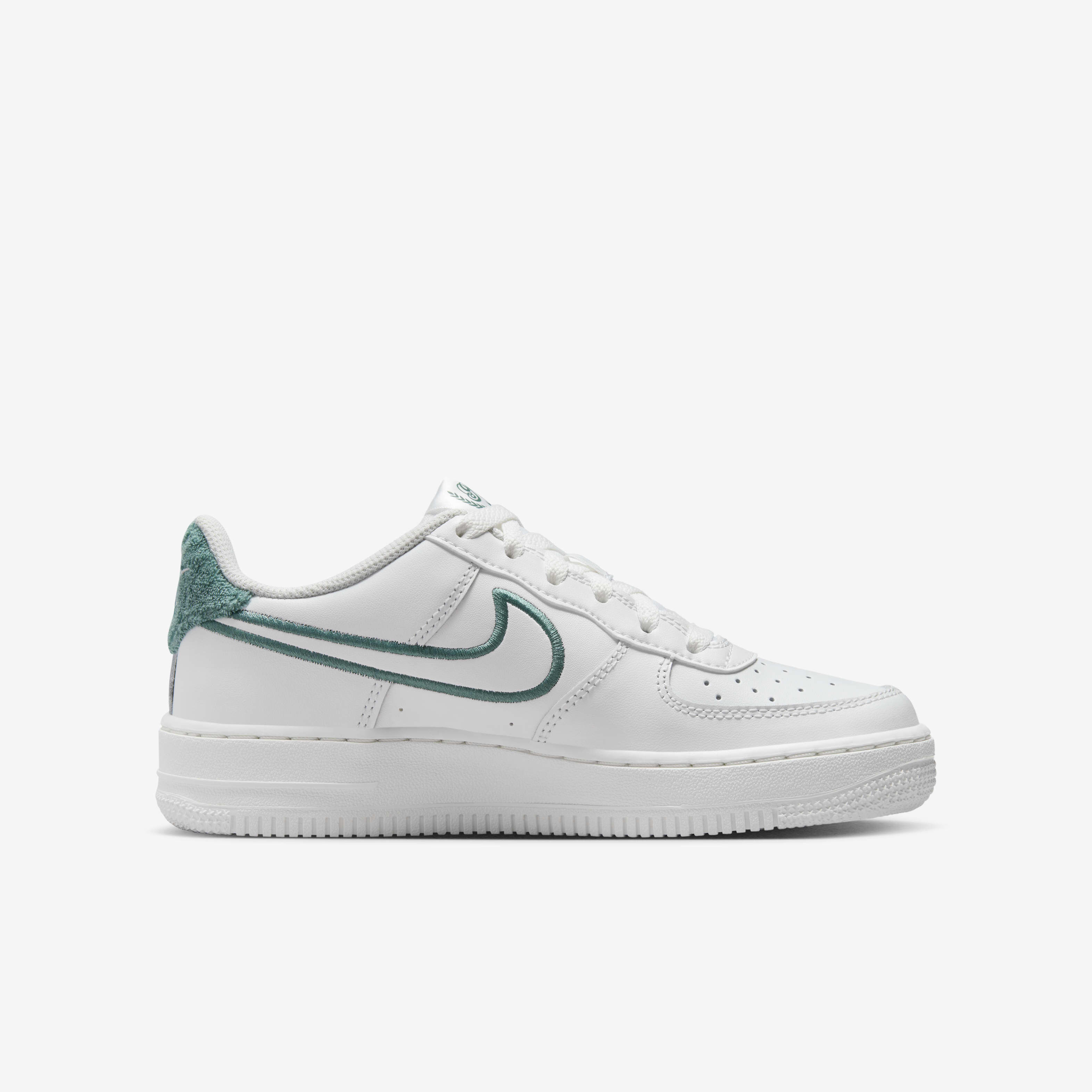 Nike Air Force 1 LV8 3 image number 2
